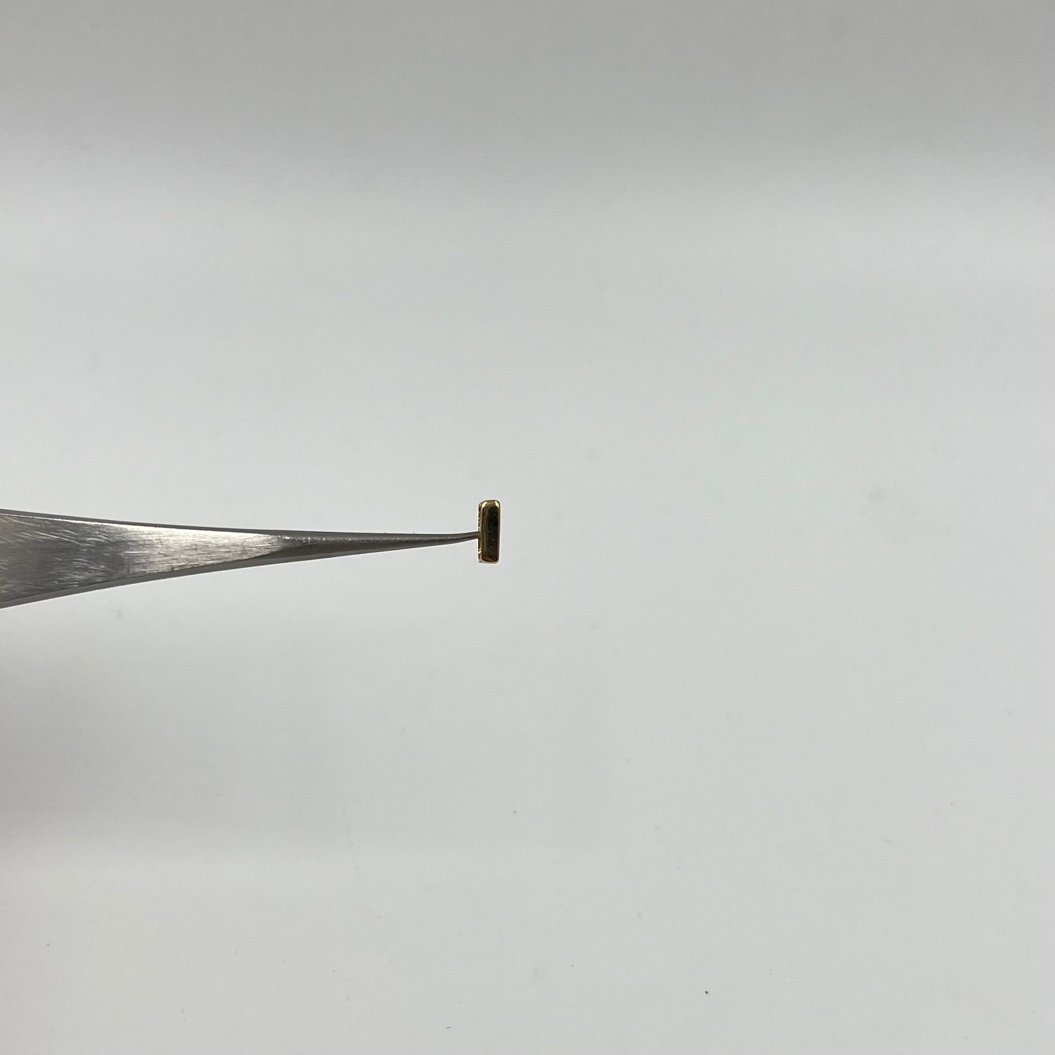 HERRAJE LETRA I ORO AMARILLO 18K 0,19 GR / 2 CM