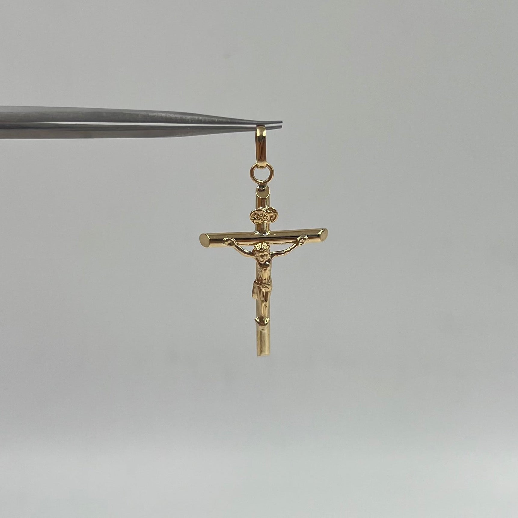 DIJE CRISTO  ORO AMARILLO 18K 1,41 GR / 2,8 MM / 3,9 CM