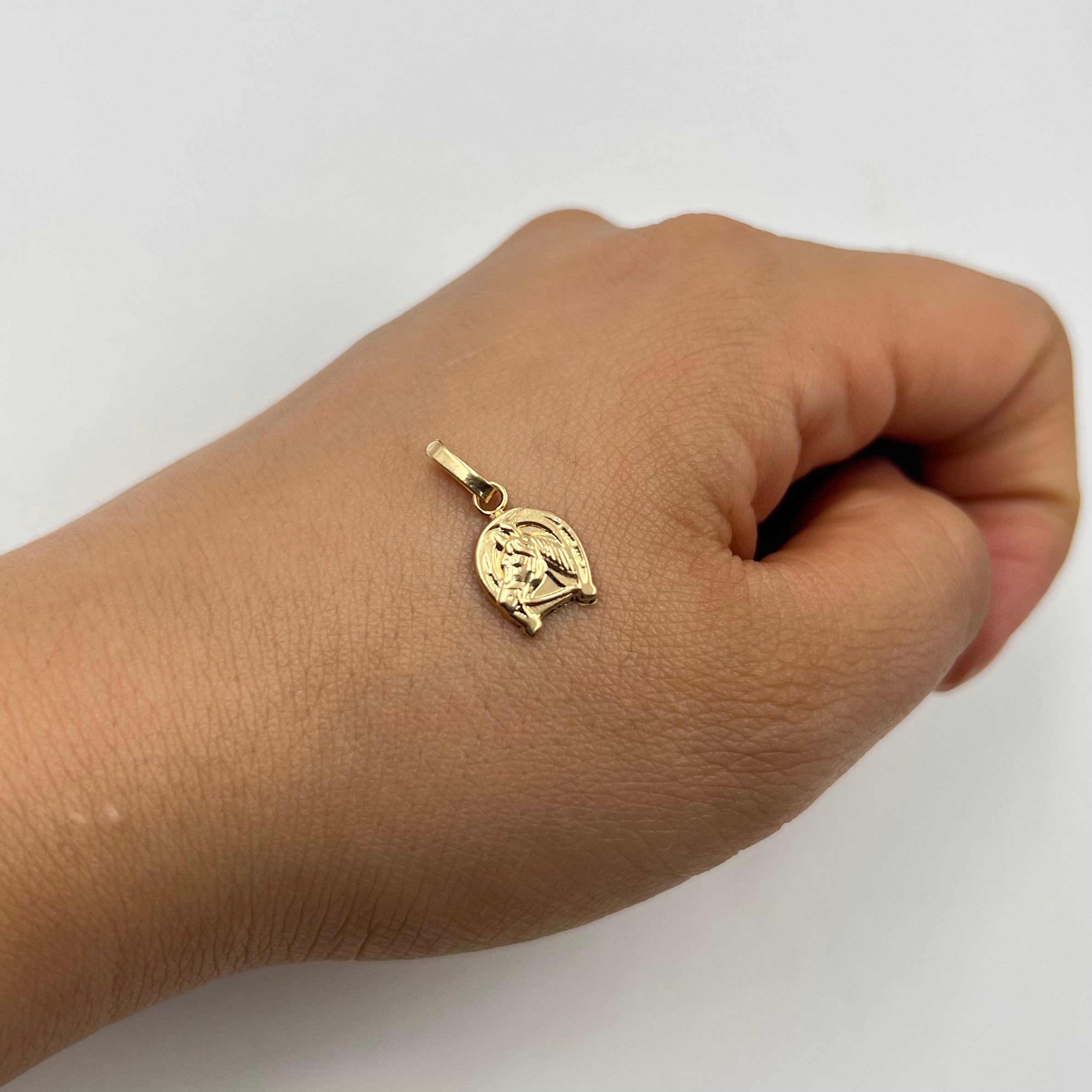 DIJE HERRADURA  ORO AMARILLO 18K 0,43 GR / 0,9 MM / 1,3 CM