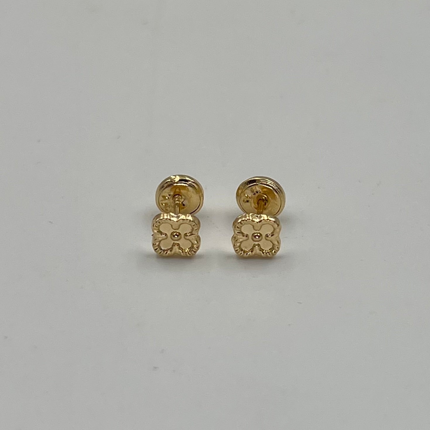 TOPOS TREBOL DIAMANTADO  ORO AMARILLO 18K 0,6 GR / 5 MM