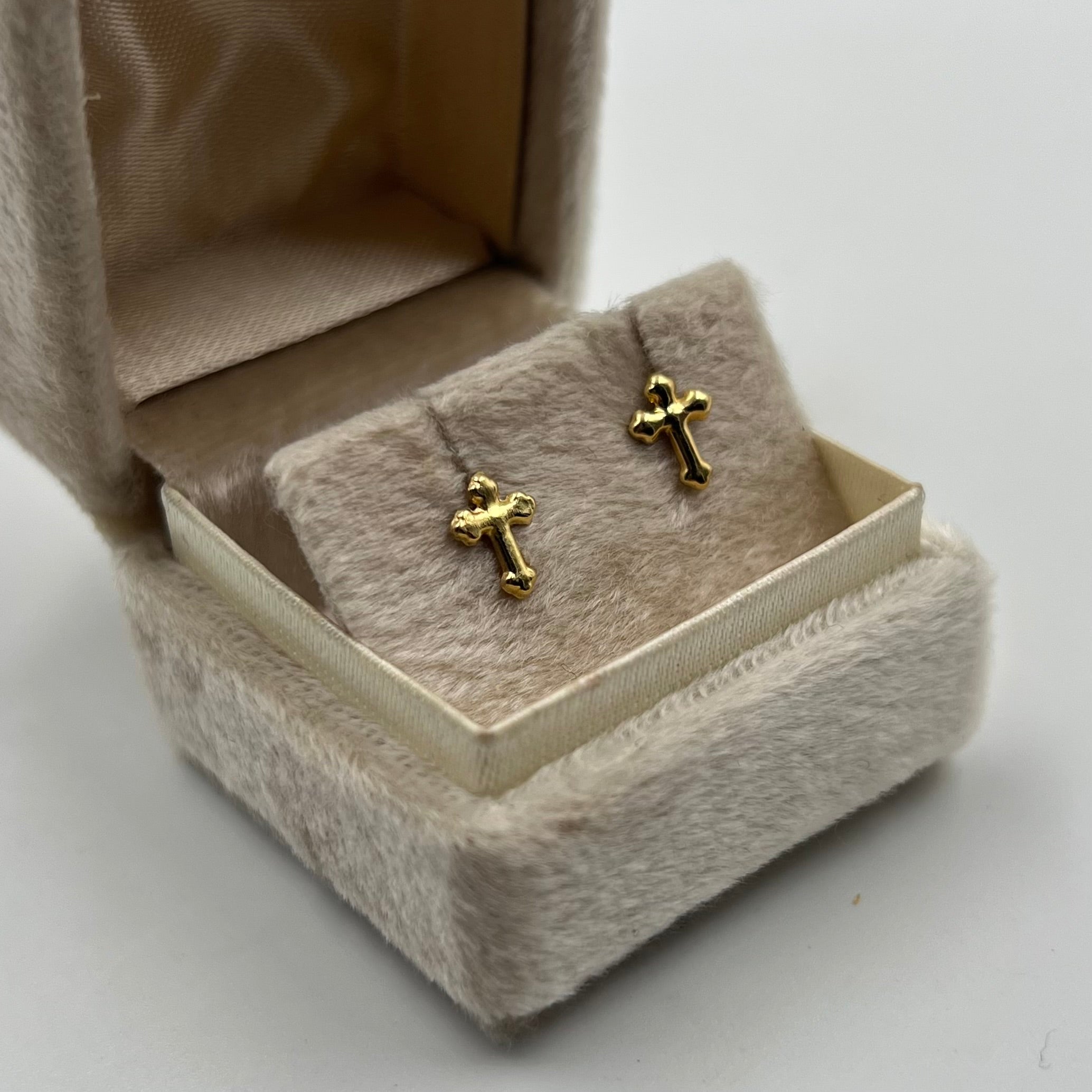 TOPOS CRUZ  ORO AMARILLO 18K 0,59 GR / 8 MM