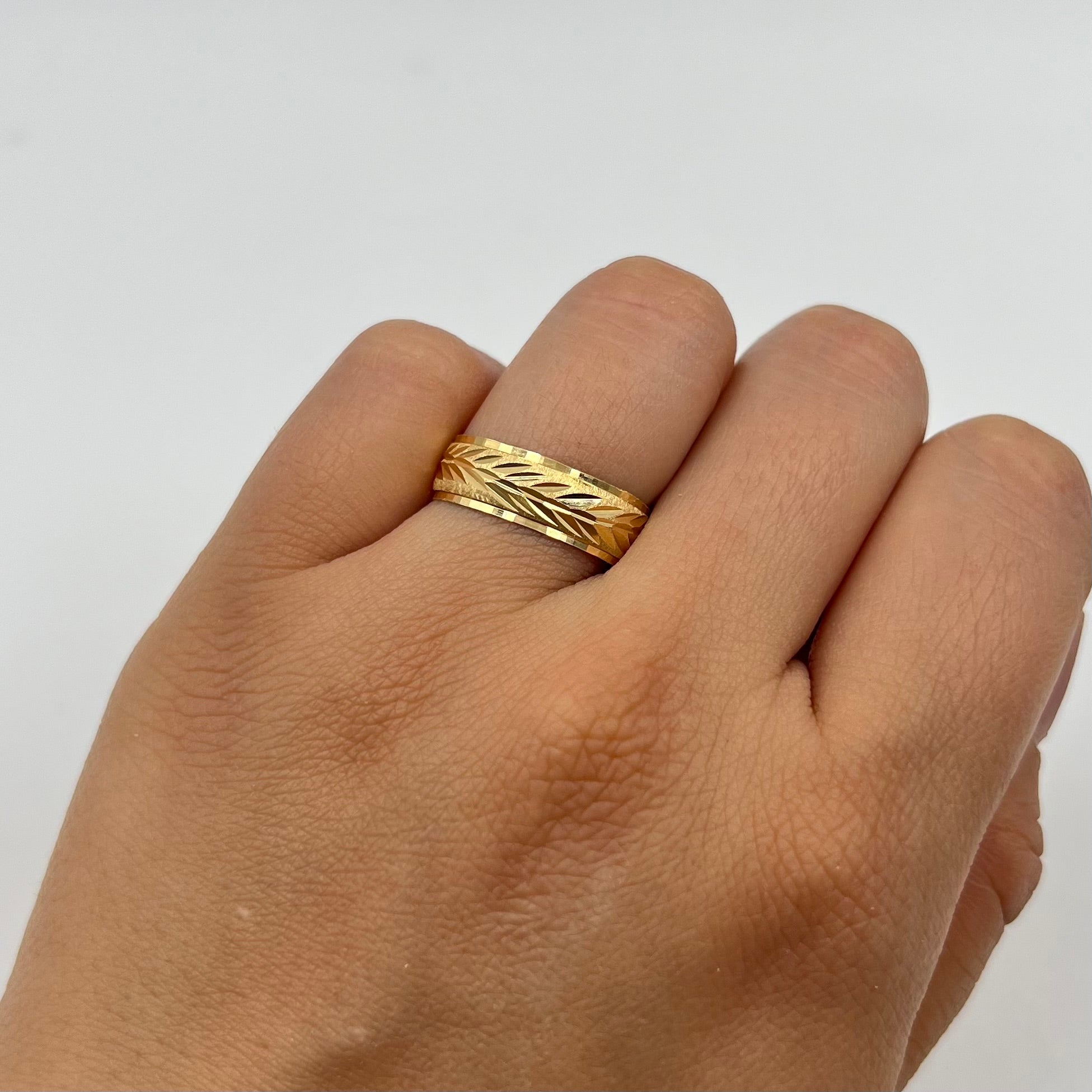 ANILLO ARGOLLA MATIZADA ESPIGA  ORO AMARILLO 18K / TALLA 7 / 1,66 GR / 6 MM
