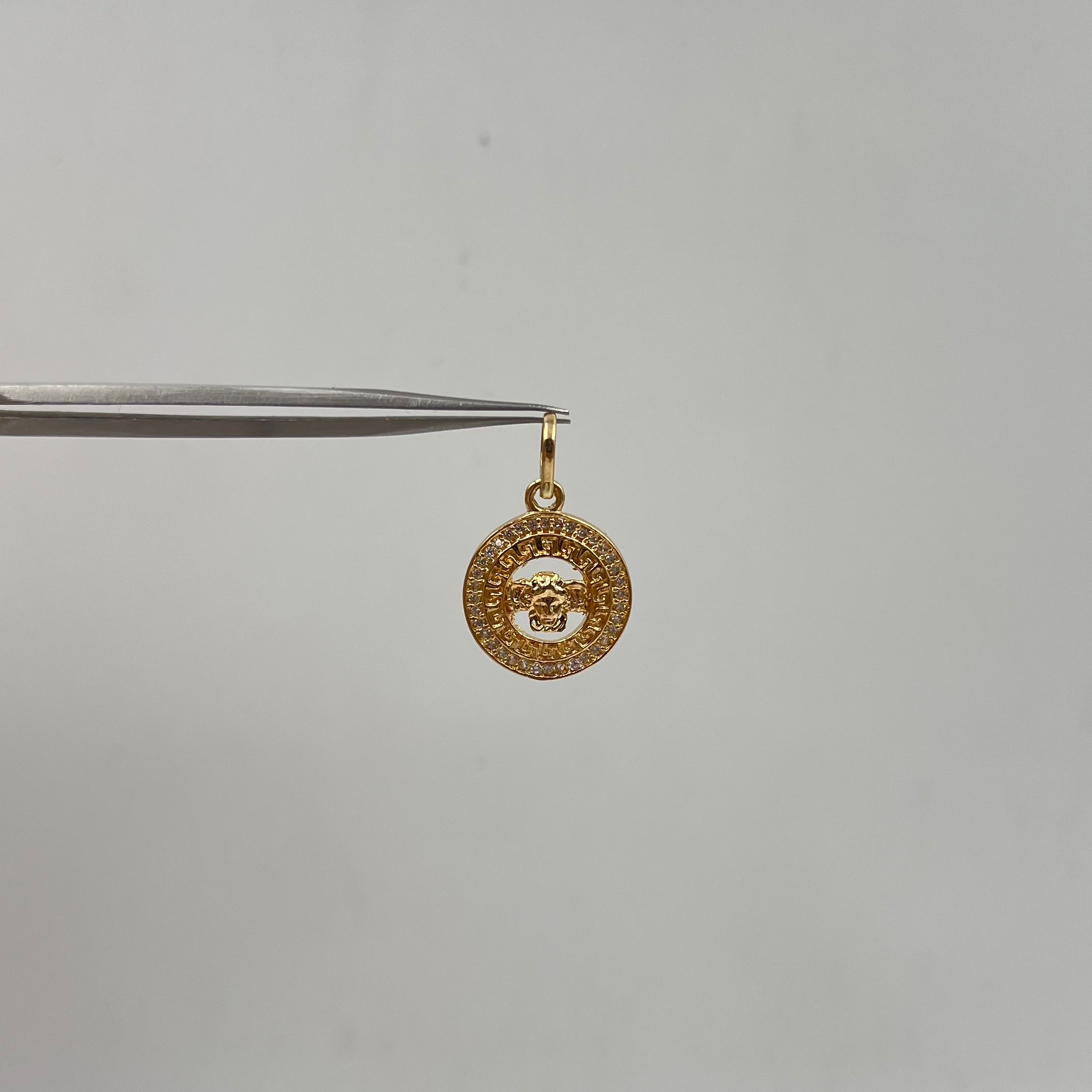 DIJE VC ORO AMARILLO 18K 2,31 GR / 16 MM / 1,9 CM