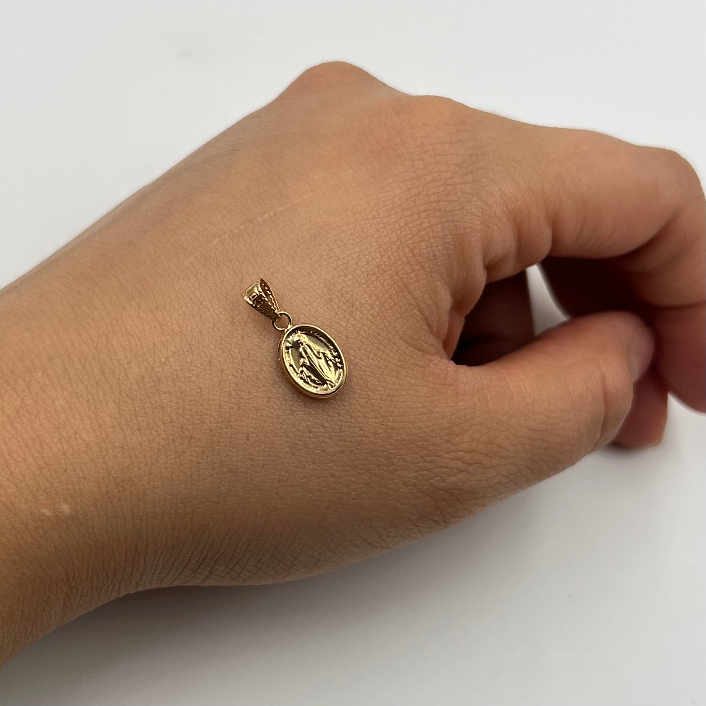 DIJE VIRGEN DE LA MILAGROSA ORO AMARILLO 18K 0,42 GR / 7 MM / 1,3 CM