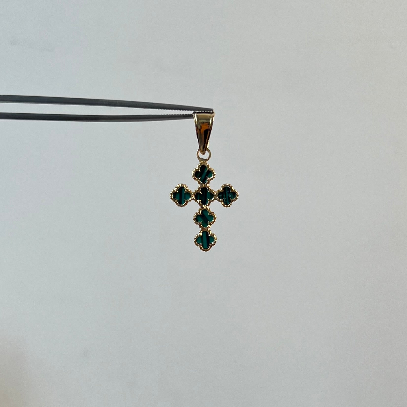 DIJE CRUZ EN TREBOL VERDE ORO AMARILLO 18K 2,27 GR / 15 MM / 2,3 CM