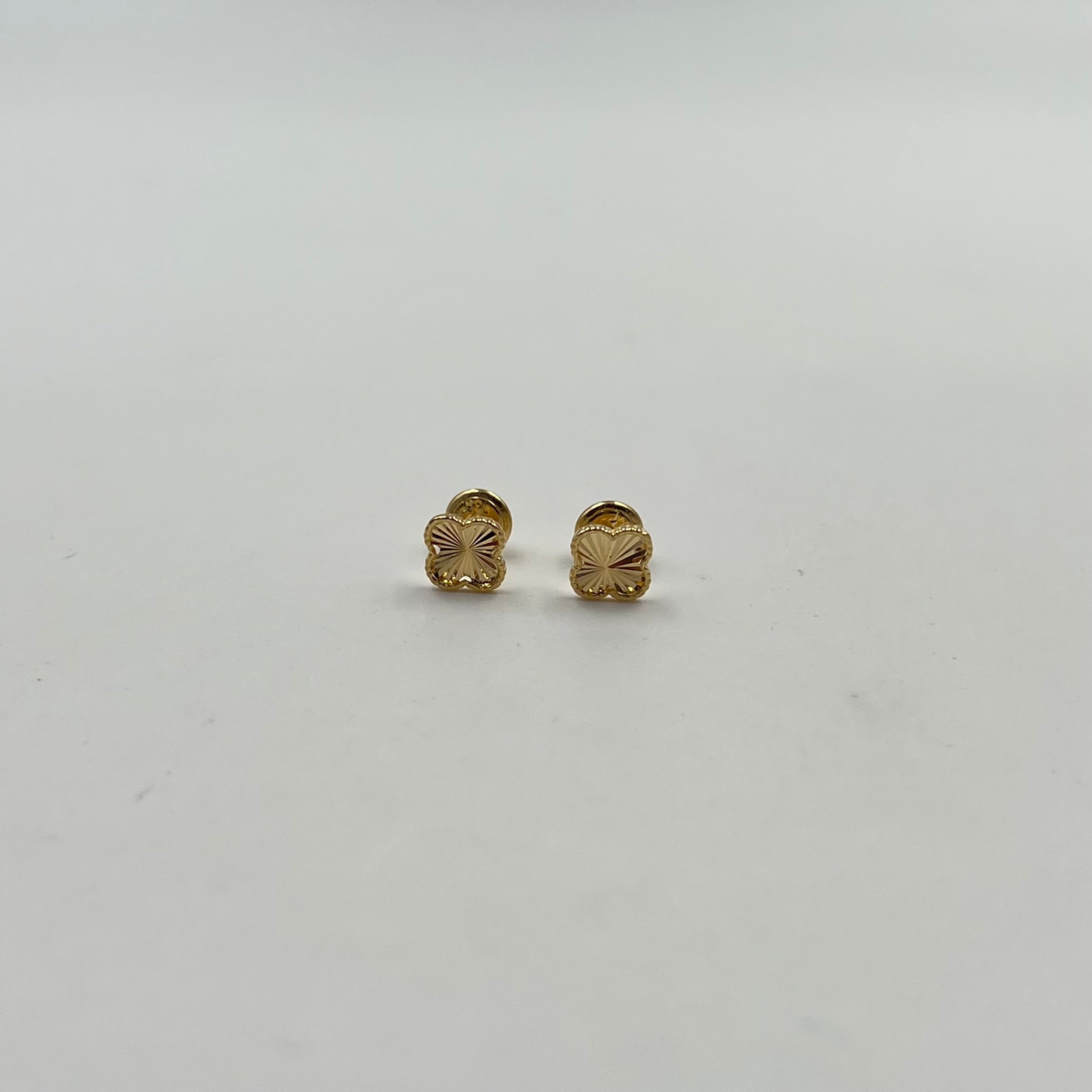 TOPOS TREBOL DIAMANTADO  ORO AMARILLO 18K 0,86 GR / 6 MM