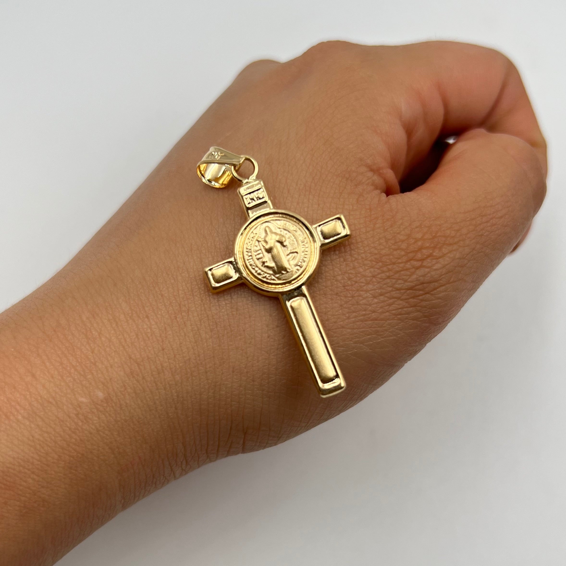 DIJE CRUZ SAN BENITO ORO AMARILLO 18K 2,52 GR / 23 MM / 3,9 CM