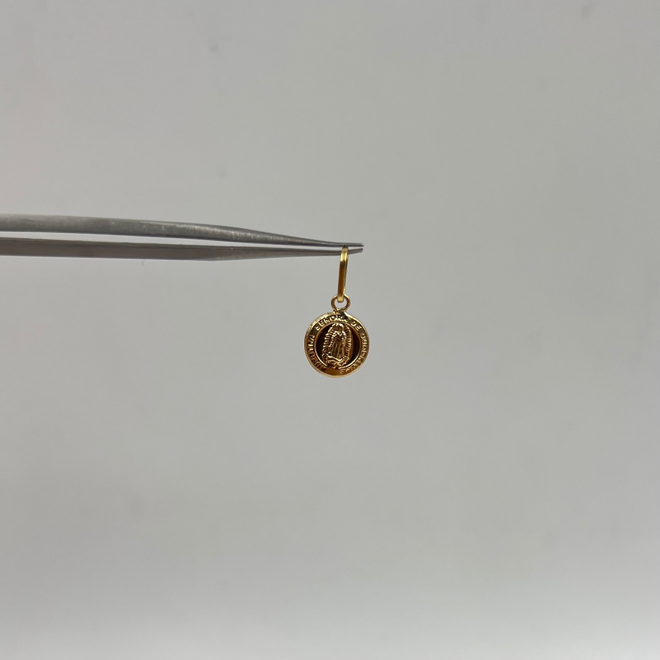 DIJE VIRGEN DE GUADALUPE  ORO AMARILLO 18K 0,33 GR / 8 MM / 1 CM