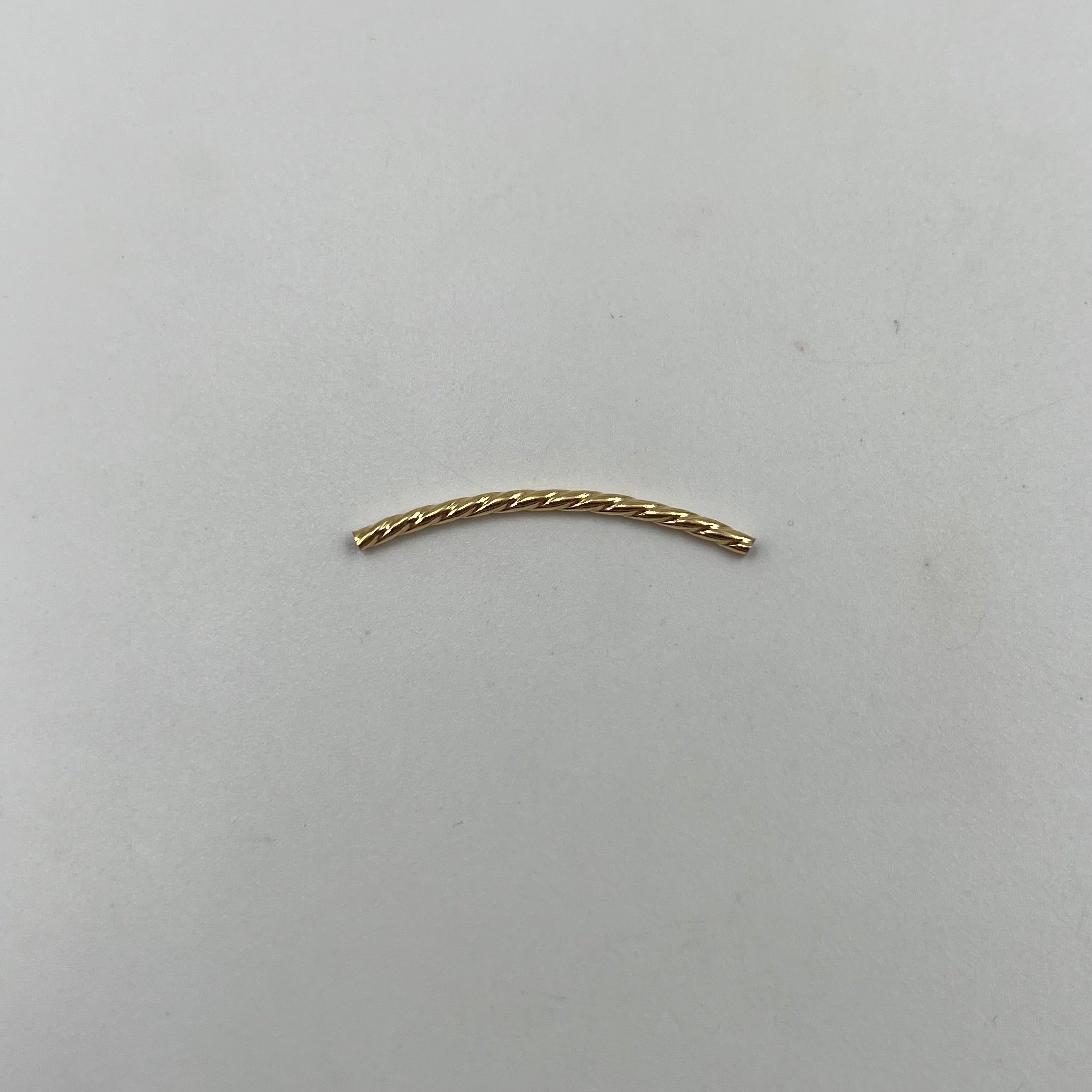 HERRAJE TUBO TRENZADO  ORO AMARILLO 18K 0,21 GR / 3,3 CM