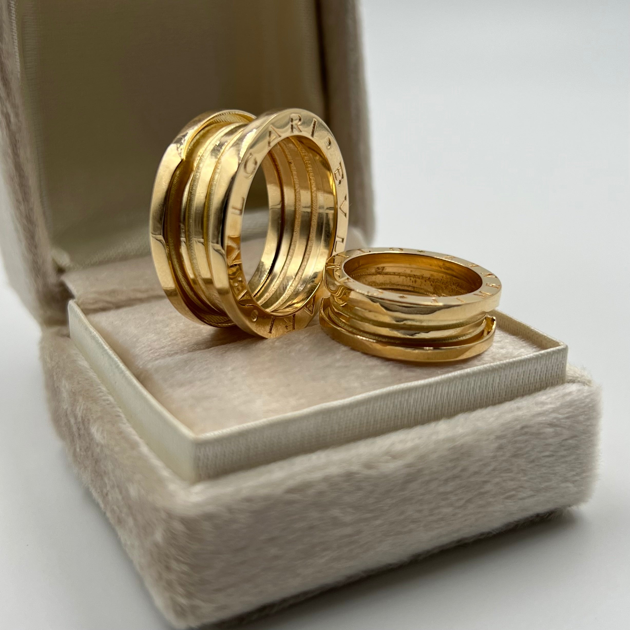ARGOLLAS MATRIMONIO BG ORO AMARILLO 18K / POR FABRICACIÓN / TALLA 11 Y 5  20GR