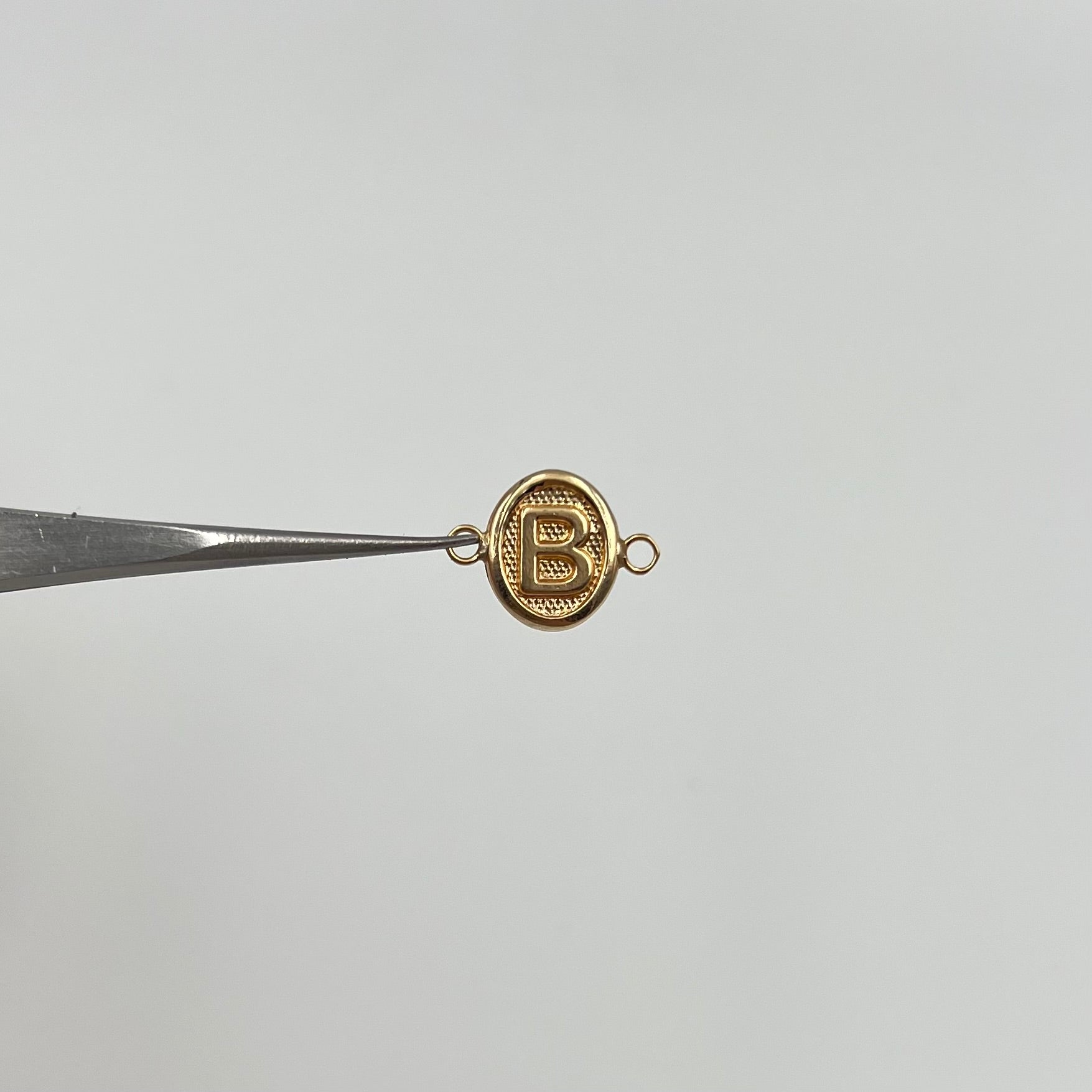 HERRAJE LETRA B ORO AMARILLO 18K 0,45 GR / 1,5 CM