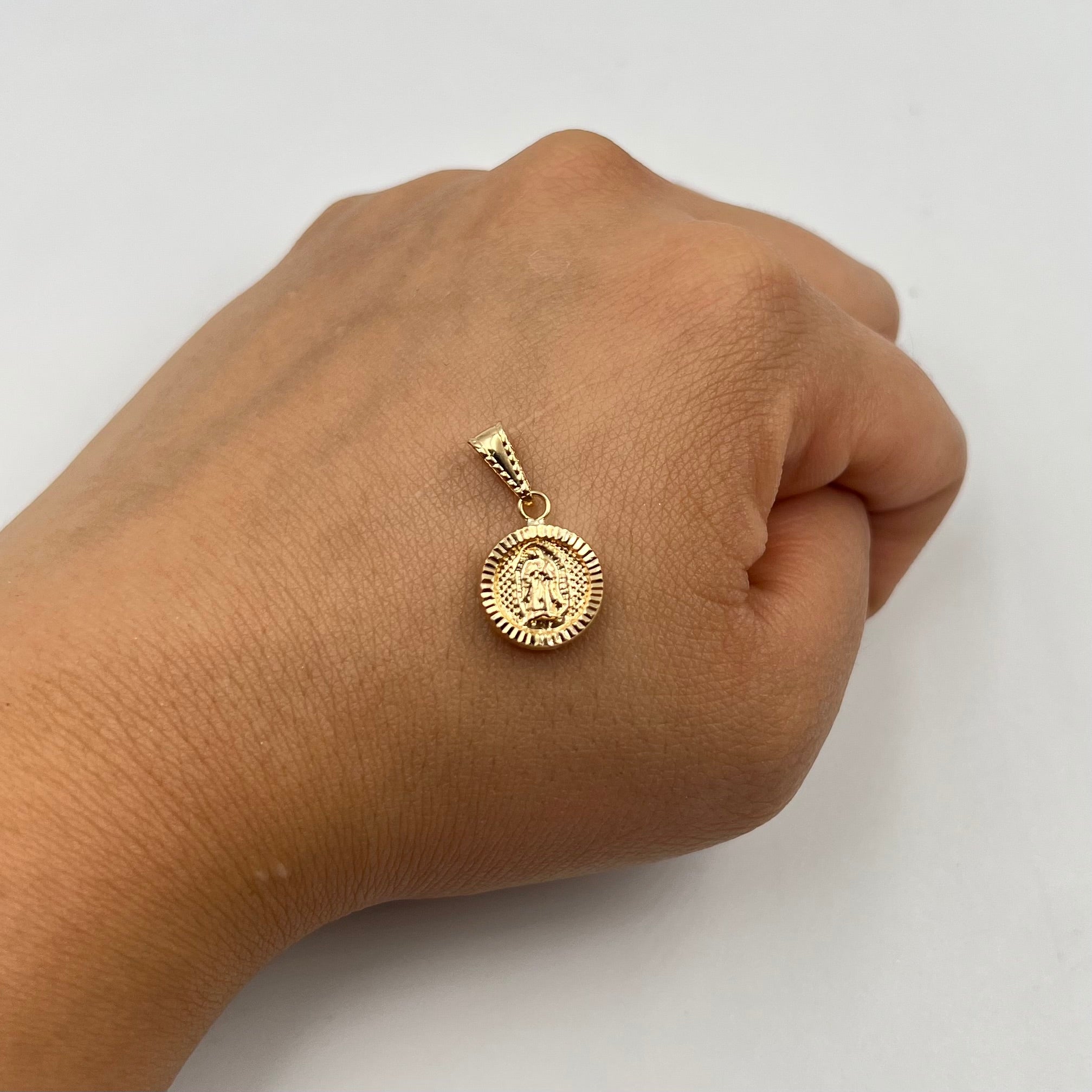 DIJE VIRGEN GUADALUPE ORO AMARILLO 18K 0,78 GR / 11 MM / 1,4 CM
