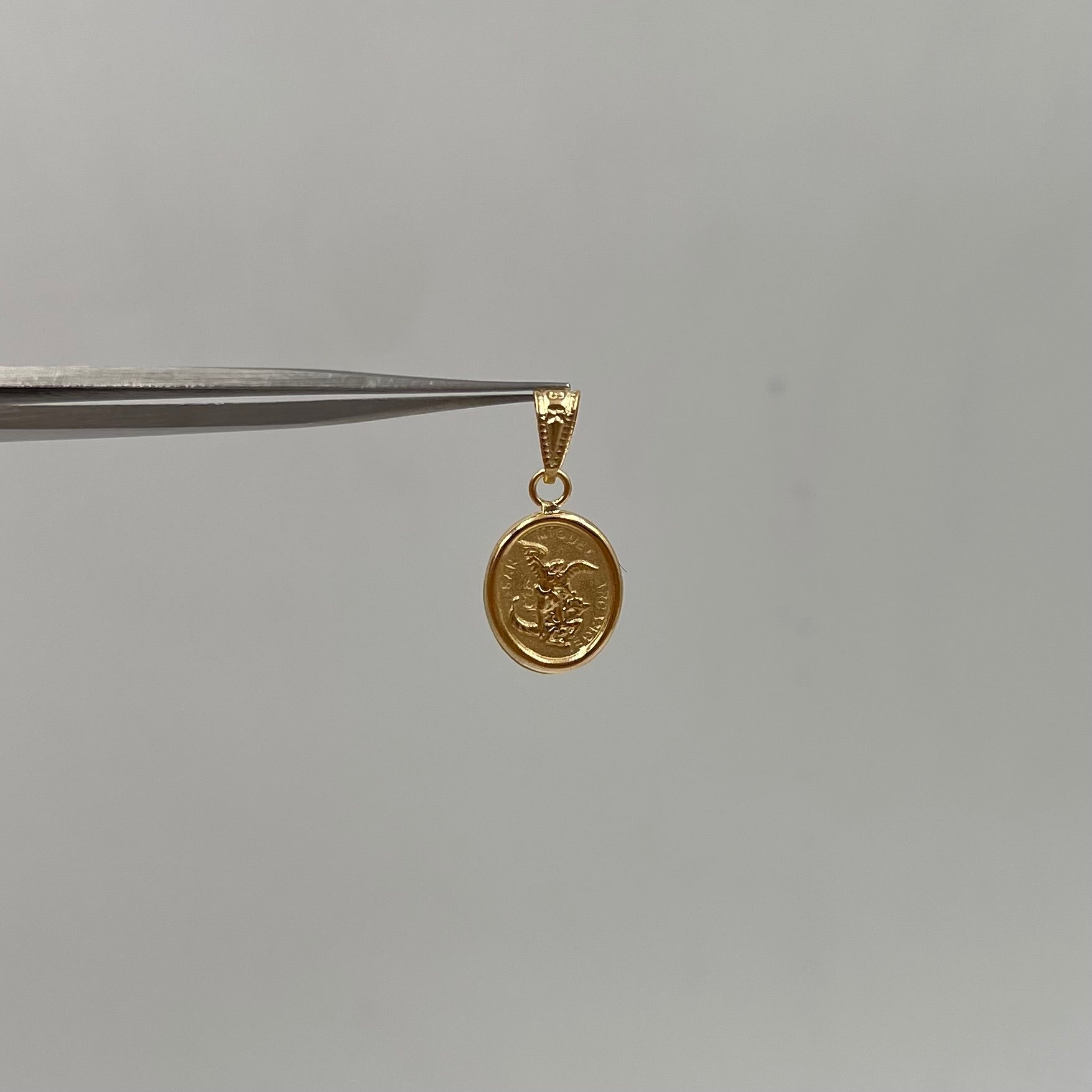 DIJE SAN MIGUEL ARCANGEL  ORO AMARILLO 18K 0,75 GR / 10 MM / 1,5 CM