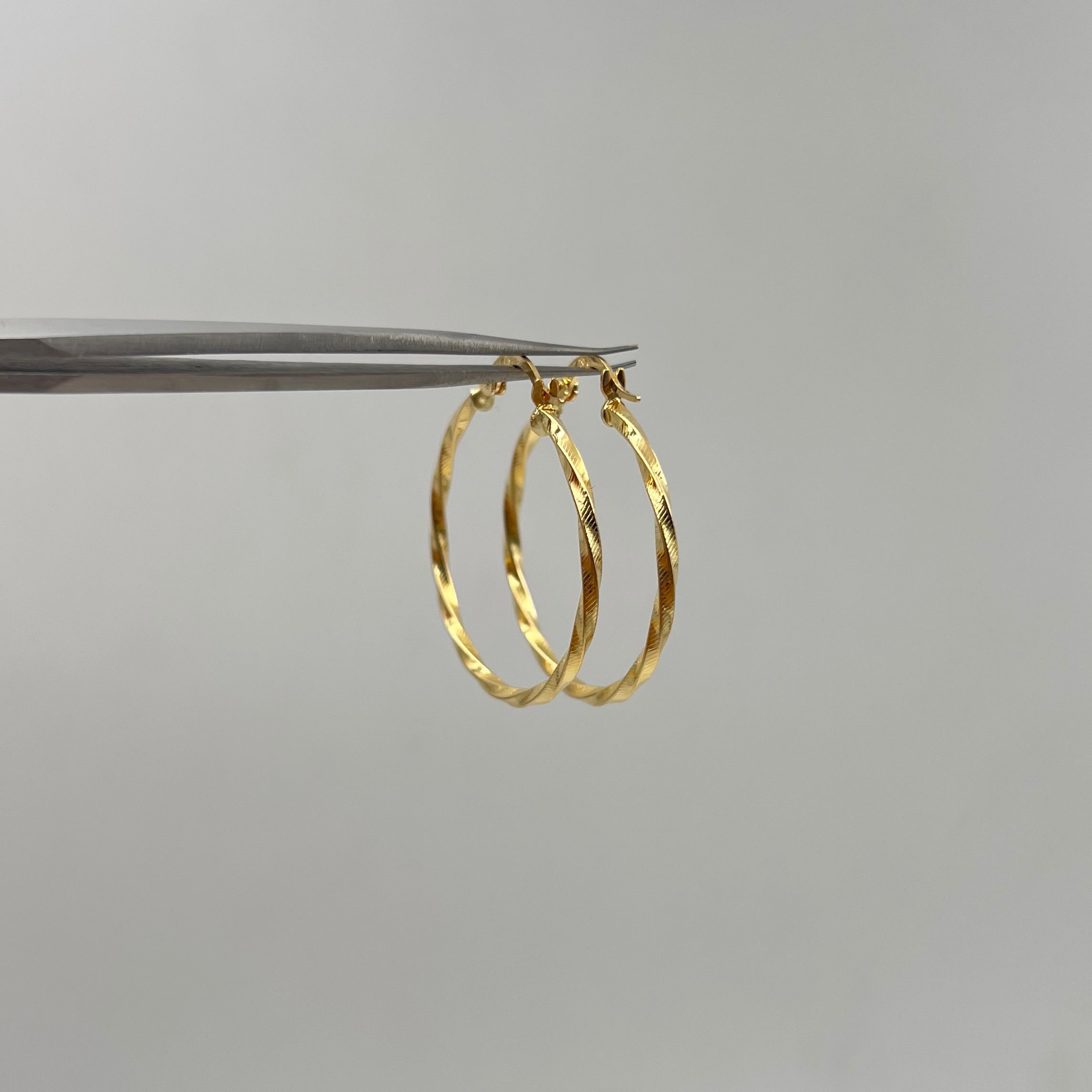 CANDONGA ENTORCHADA ORO AMARILLO 18K 1,62 GR / 2,9 CM