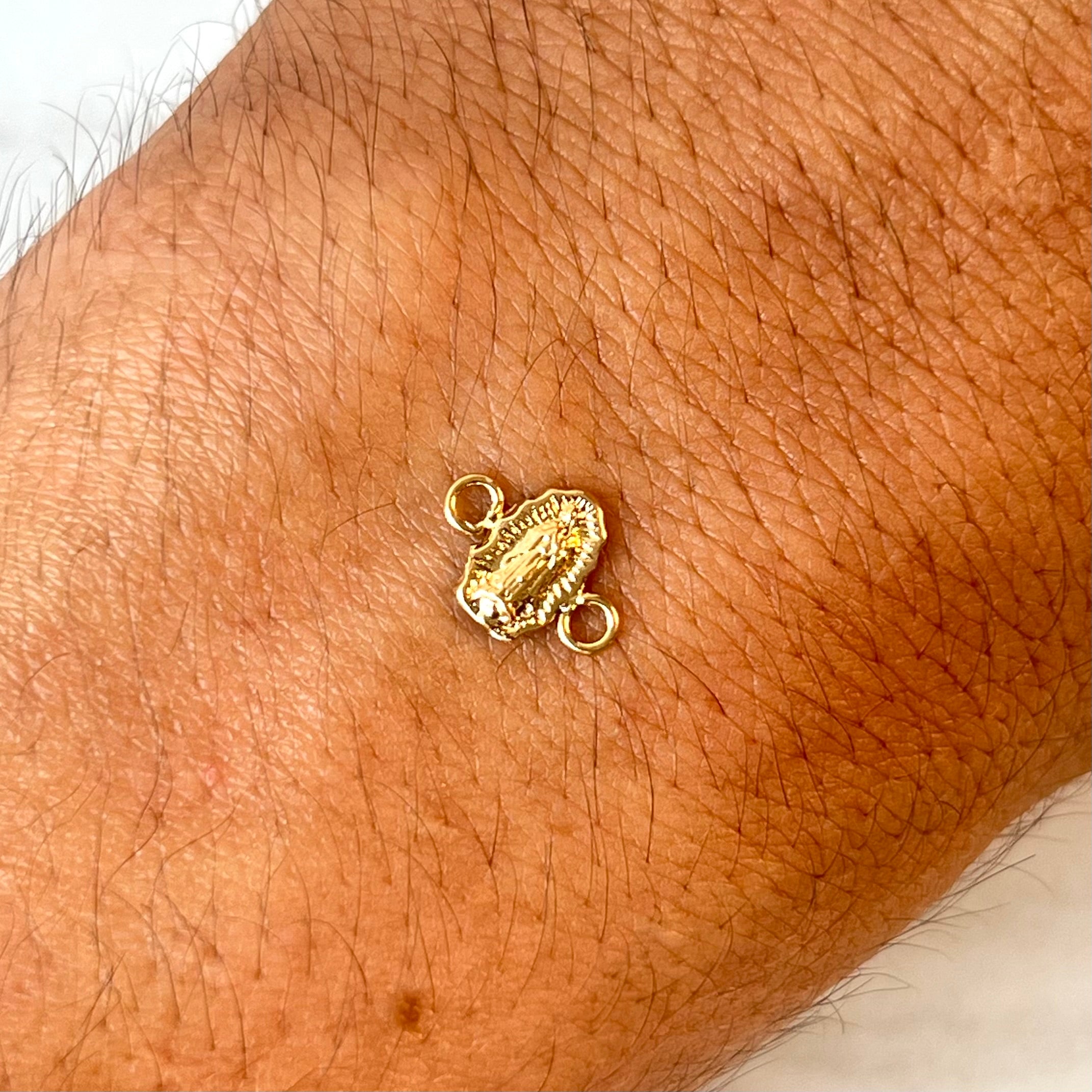 HERRAJE VIRGEN GUADALUPE SILUETA  ORO AMARILLO 18K 0,22 GR / 1,1 CM