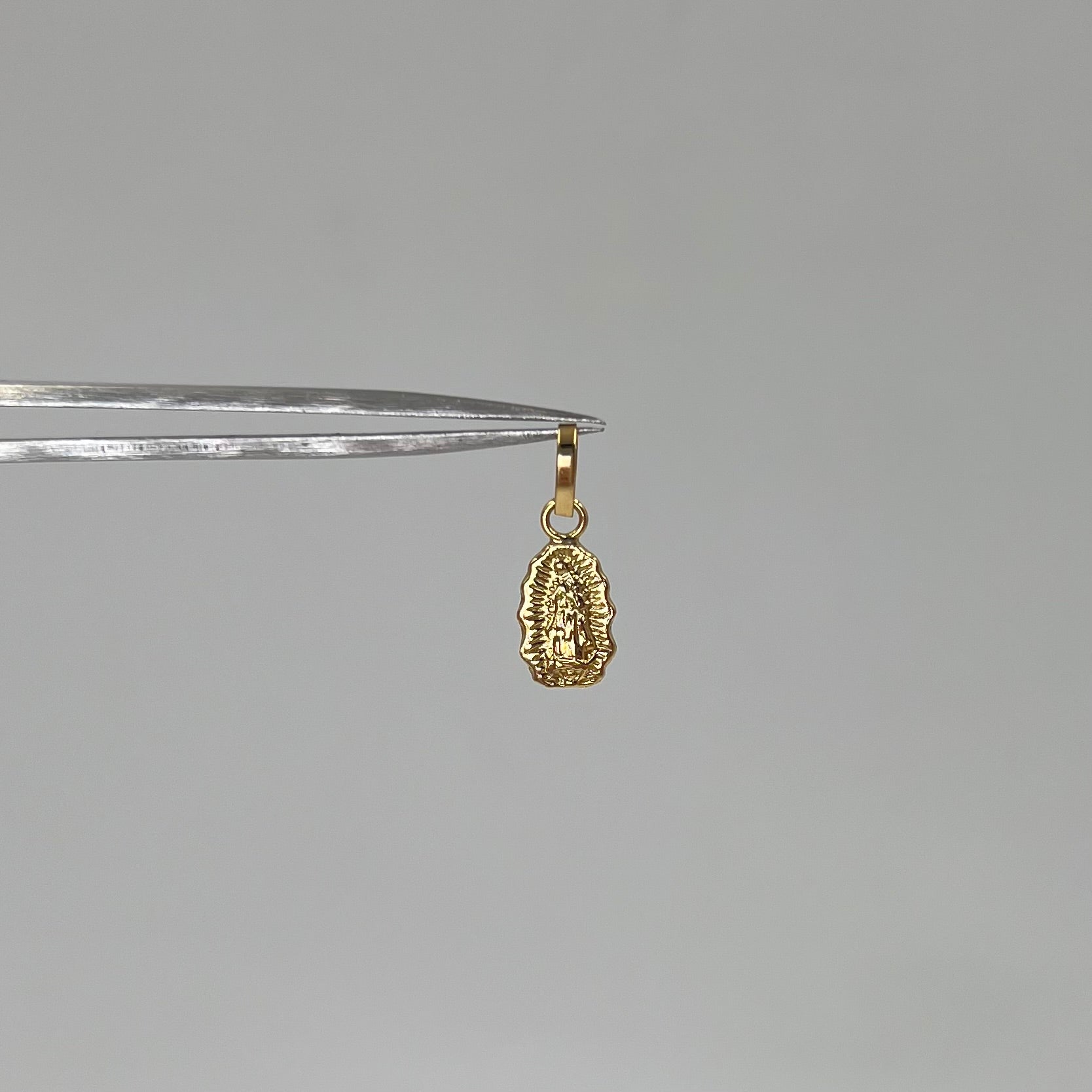 DIJE VIRGEN GUADALUPE FIGURA ORO AMARILLO 18K 0,54 GR / 7 MM / 1,3 CM