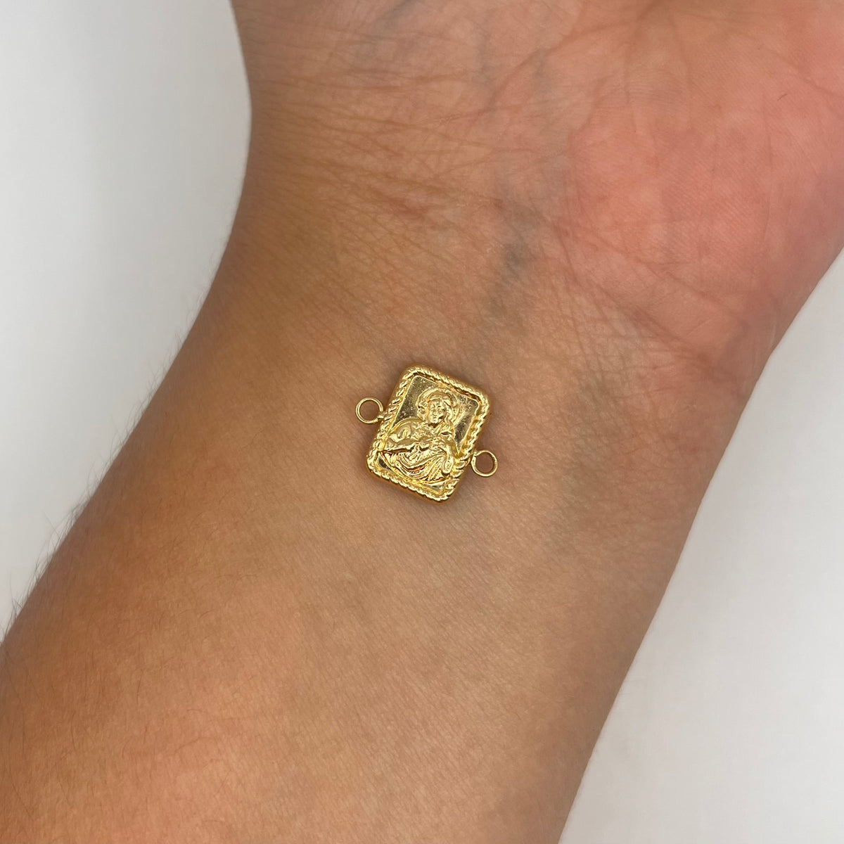 HERRAJE SAGRADO CORAZON RECTANGULAR ORO AMARILLO 18K 0,74 GR / 1,2 CM
