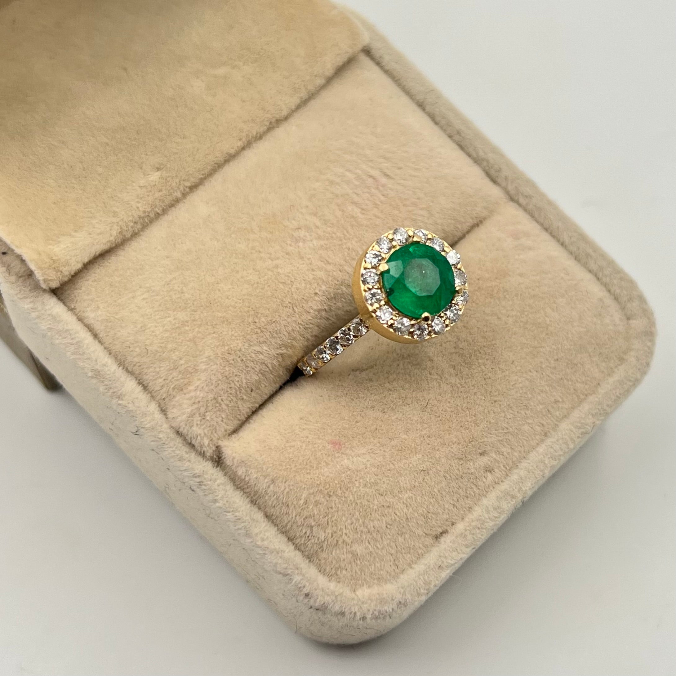ANILLO ESMERALDA 1.61 CT Y DIAMANTE 0.72 CT ORO AMARILLO 18K / TALLA 6 / 3,96 GR