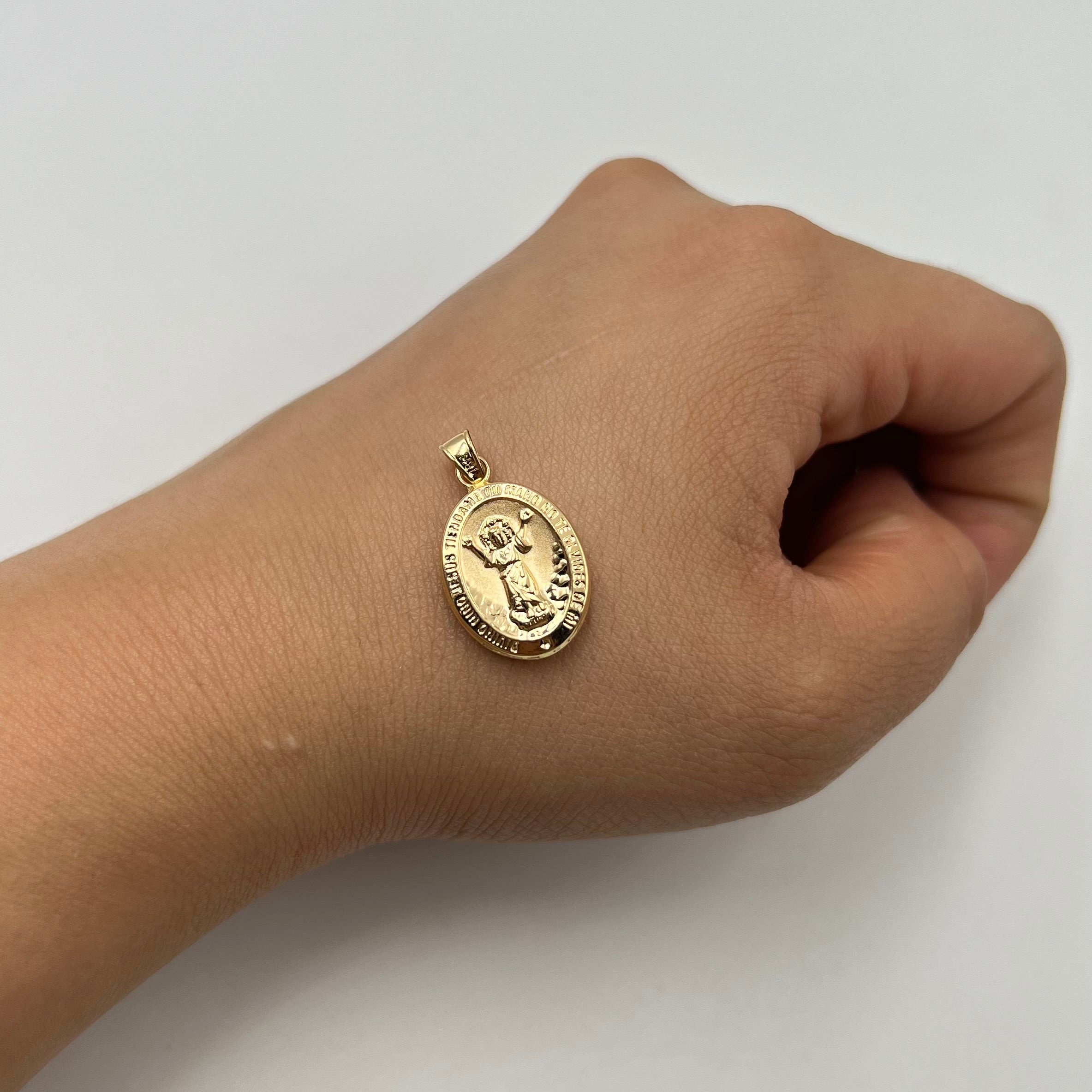 DIJE DIVINO NIÑO ORO AMARILLO 18K 1,15 GR / 14,4 MM / 2,1 CM