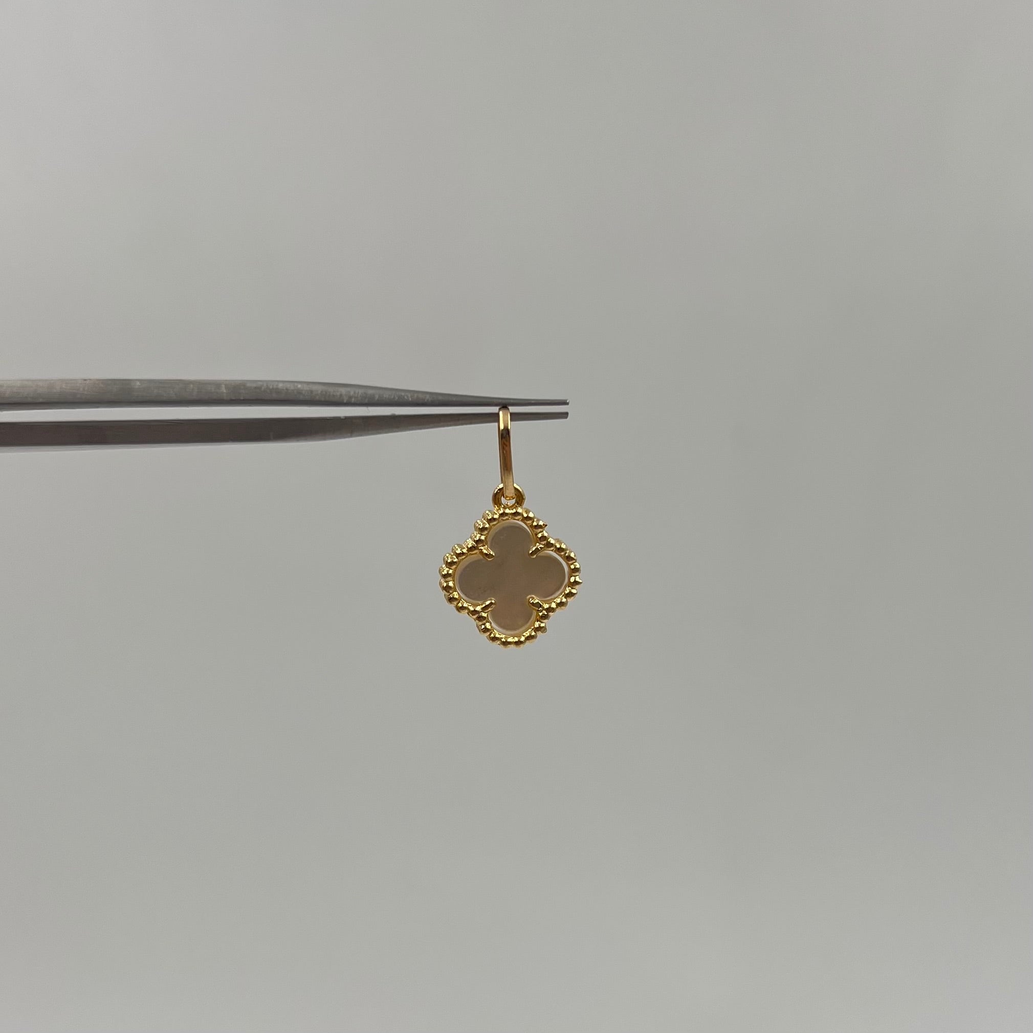 DIJE TREBOL BLANCO  ORO AMARILLO 18K 1,25 GR / 9 MM / 1,1 CM