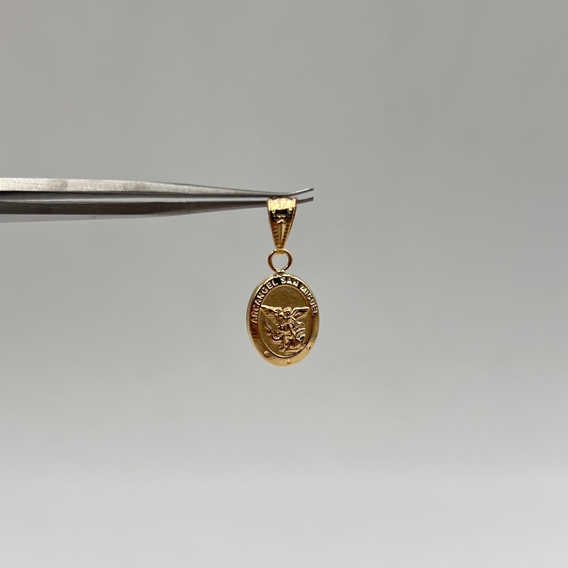 DIJE SAN MIGUEL ARCANGEL  ORO AMARILLO 18K 0,66 GR / 9 MM / 1,5 CM