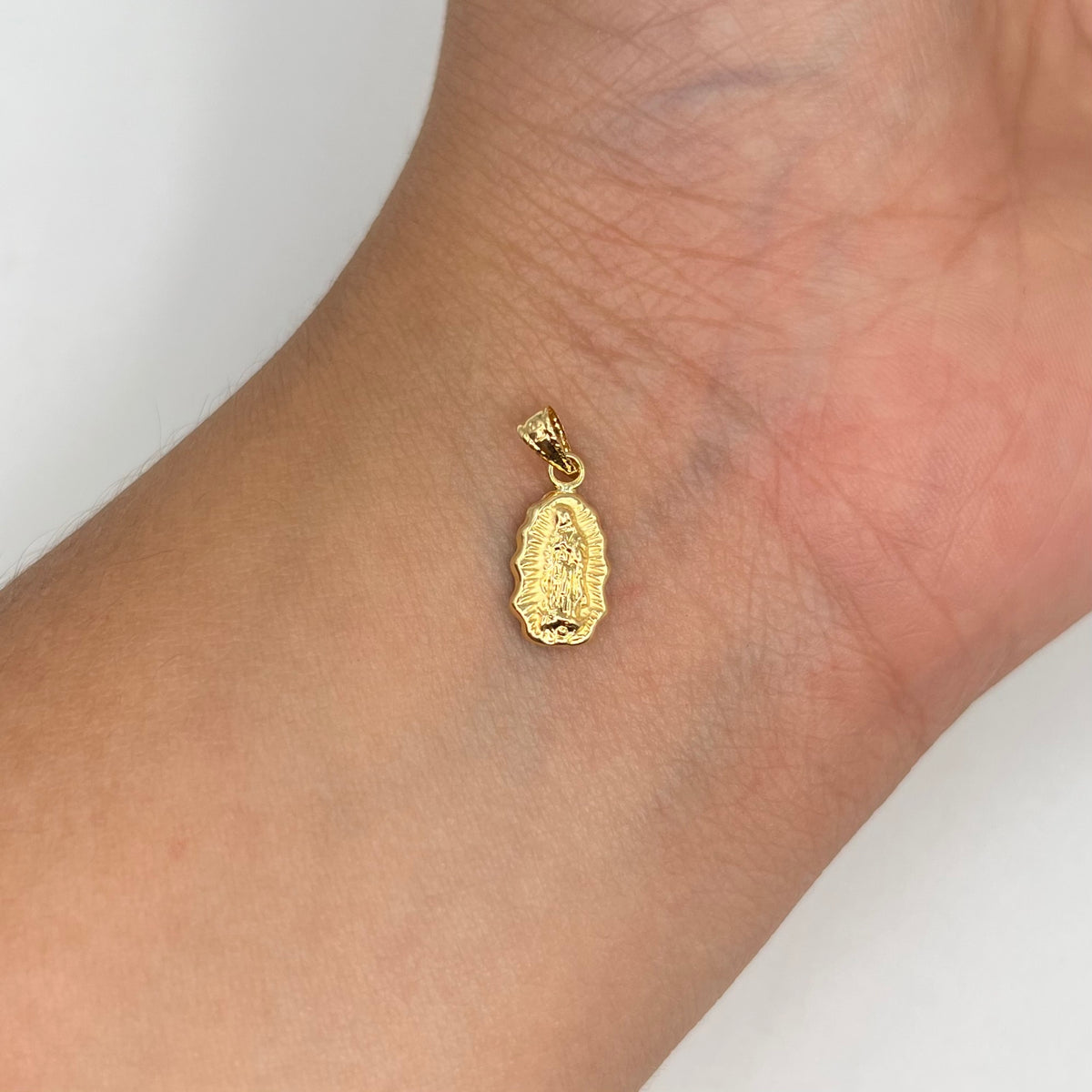 DIJE VIRGEN DE GUADALUPE ORO AMARILLO 18K 0,25 GR / 5 MM / 0,6 CM
