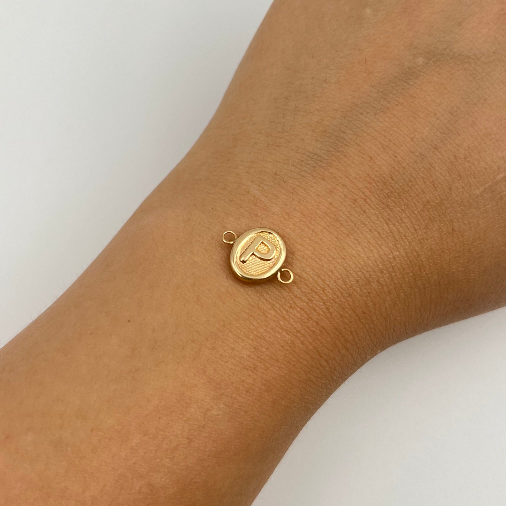 HERRAJE LETRA P ORO AMARILLO 18K 0,48 GR / 1,5 CM