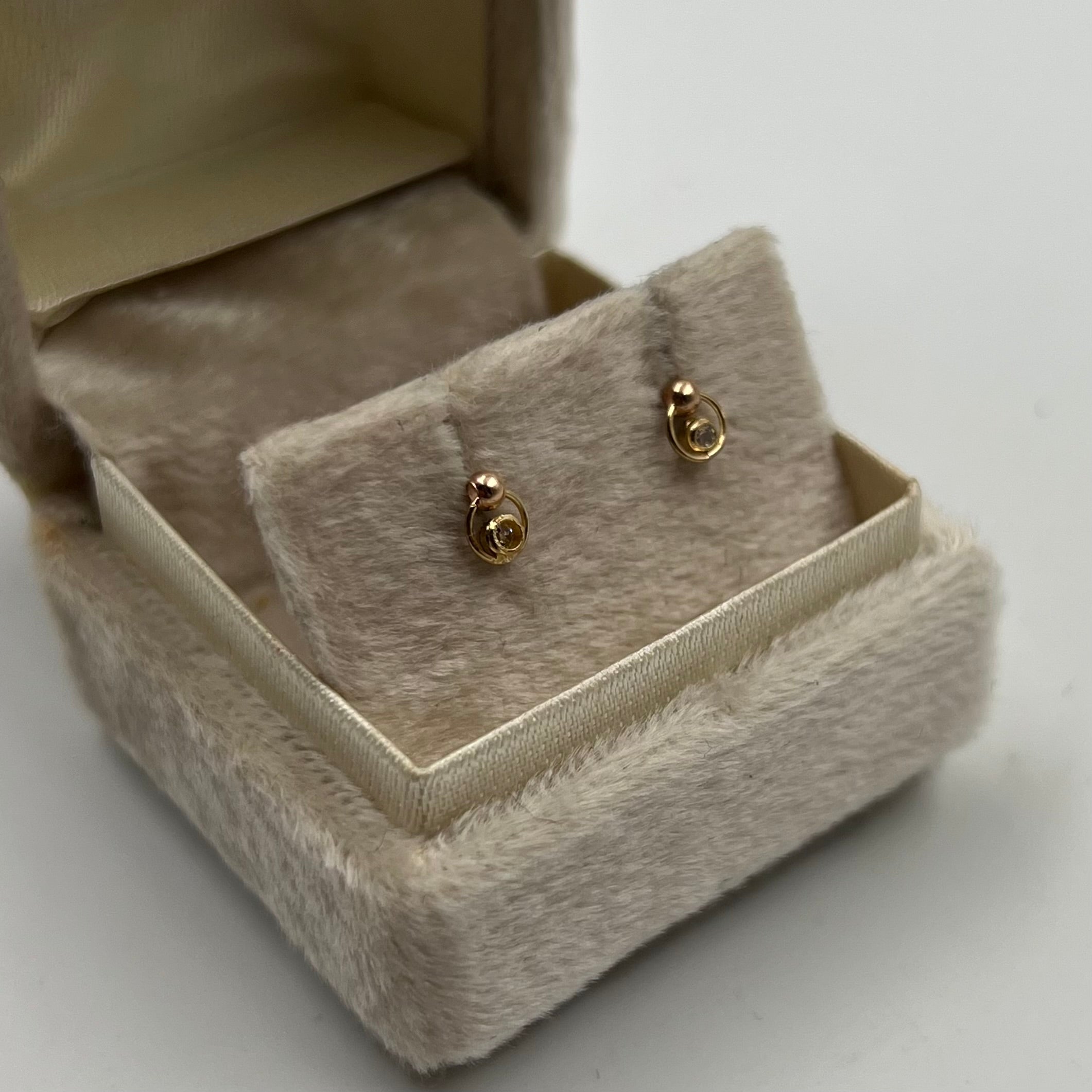 TOPOS ARO CIRCON BLANCO  ORO AMARILLO 18K 0,67 GR / 4 MM