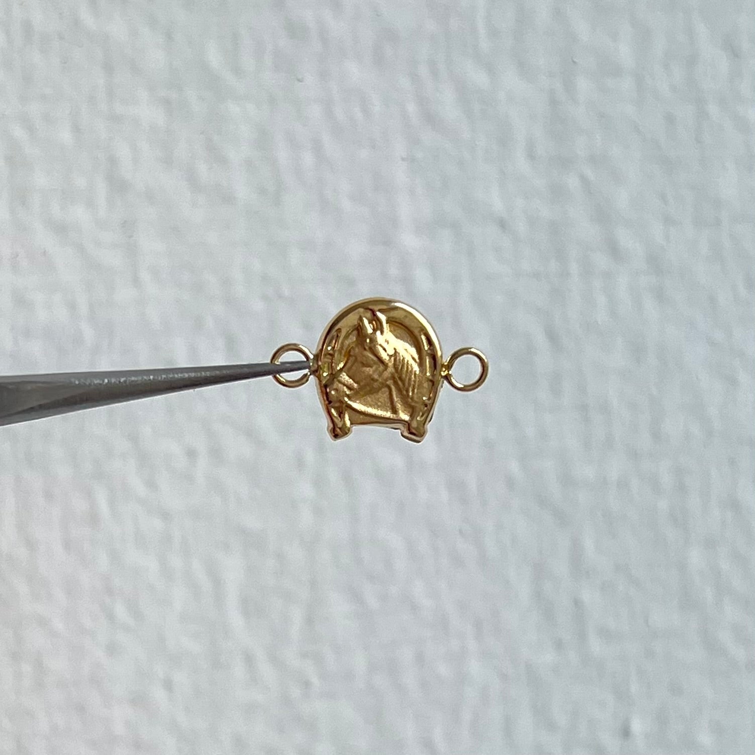 HERRAJE CABALLO ORO AMARILLO 18K 0,53 GR / 1,0 CM  BROCHE