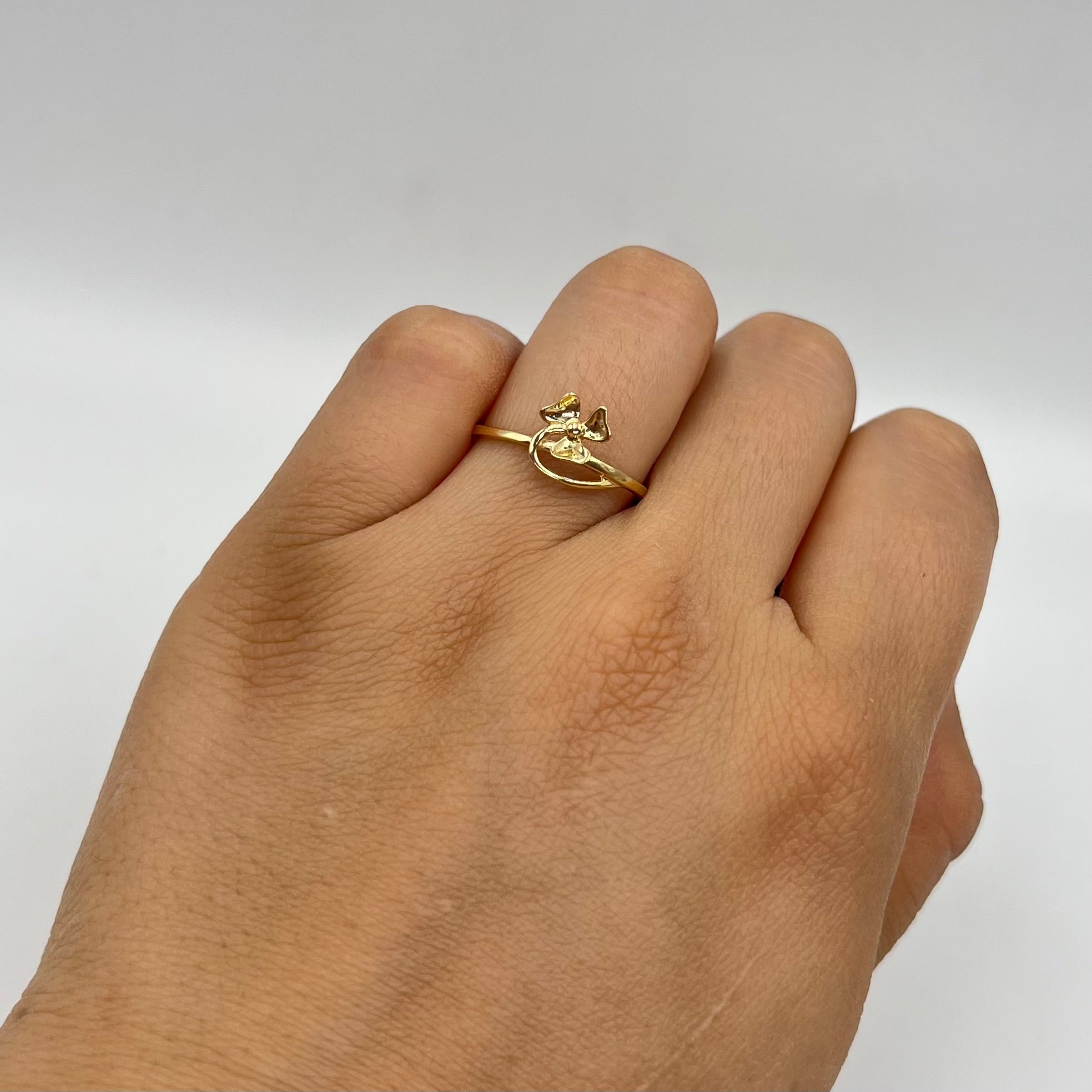 ANILLO FLOR ORO AMARILLO 18K / TALLA 6/5 / 1,30 GR / 1,5 MM