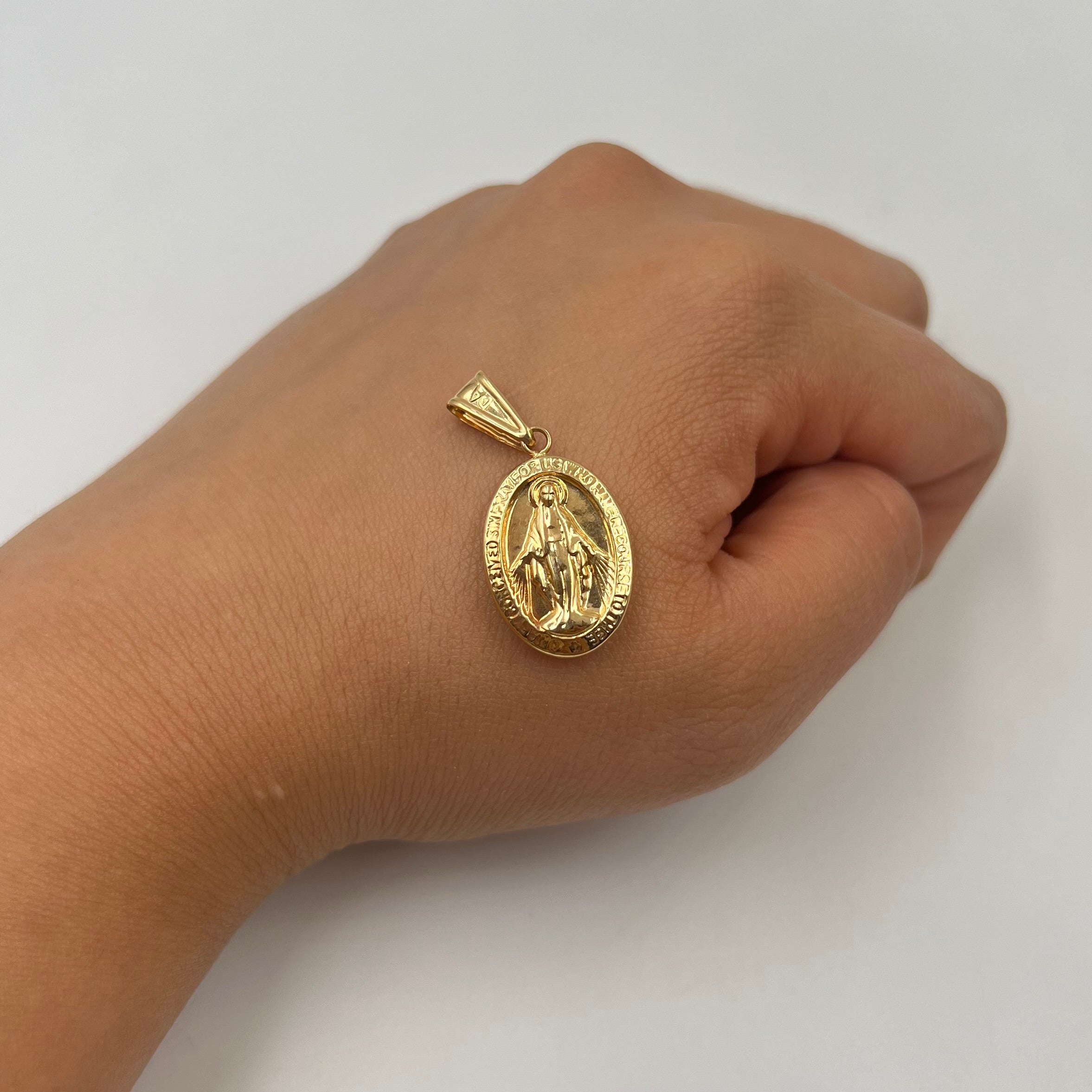 DIJE VIRGEN DE LA MILAGROSA ORO AMARILLO 18K 1,61 GR / 14 MM / 2,3 CM