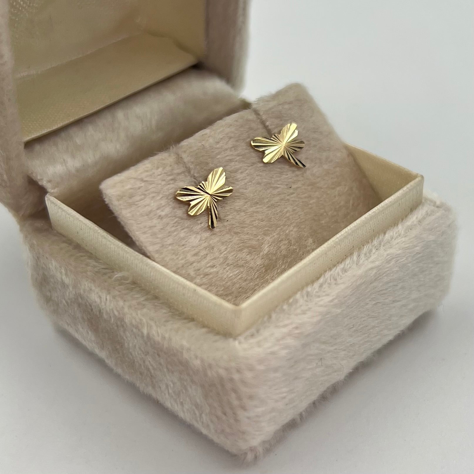 TOPOS LUBELULA DIAMANTADA  ORO AMARILLO 18K 0,69 GR / 7 MM
