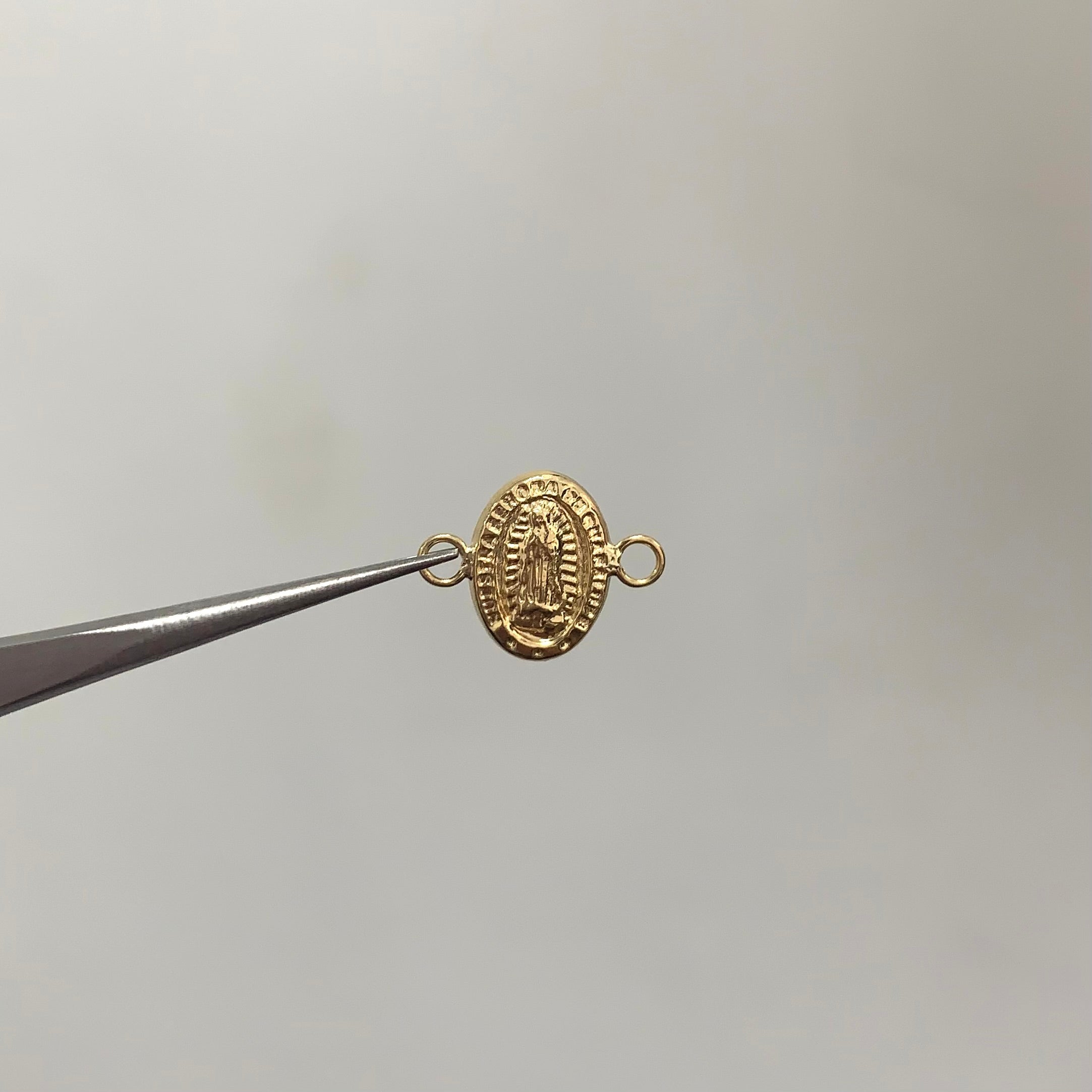 HERRAJE VIRGEN GUADALUPE ORO AMARILLO 18K 0,5 GR / 1,5 CM
