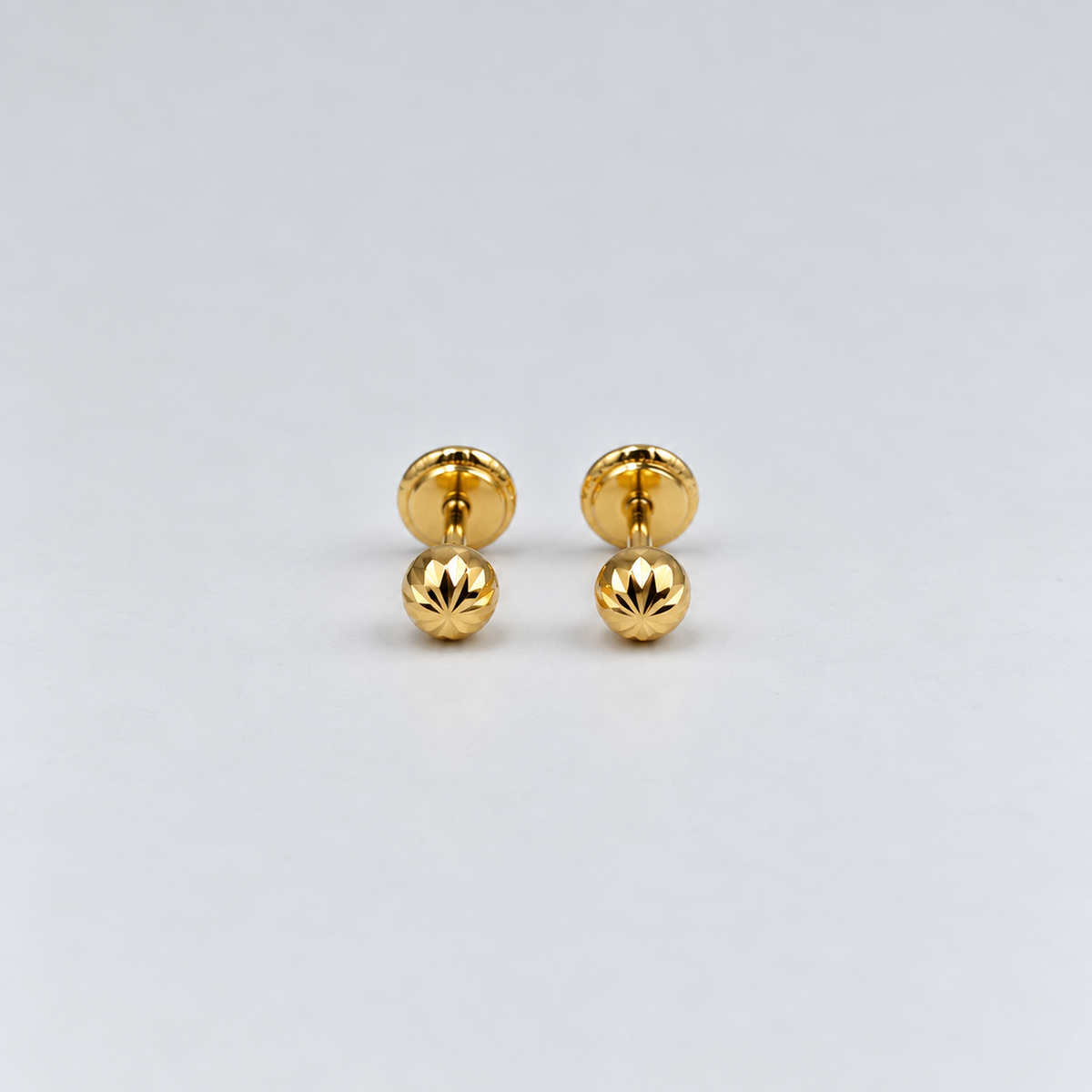 TOPOS BOLA DIAMANTADA ORO AMARILLO 18K 0,56 GR / 5 MM