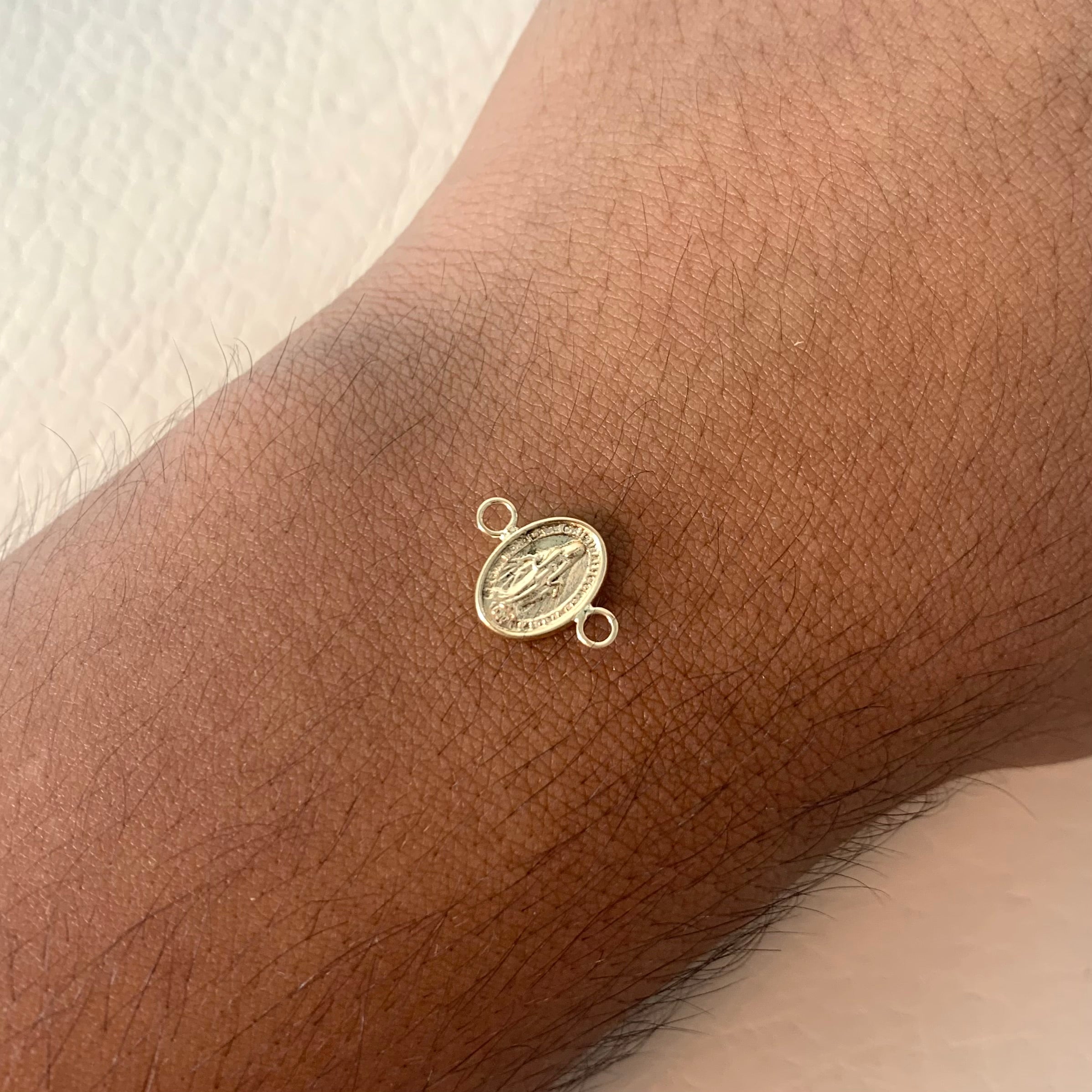HERRAJE VIRGEN MILAGROSA ORO AMARILLO 18K 0,45 GR / 1,4 CM