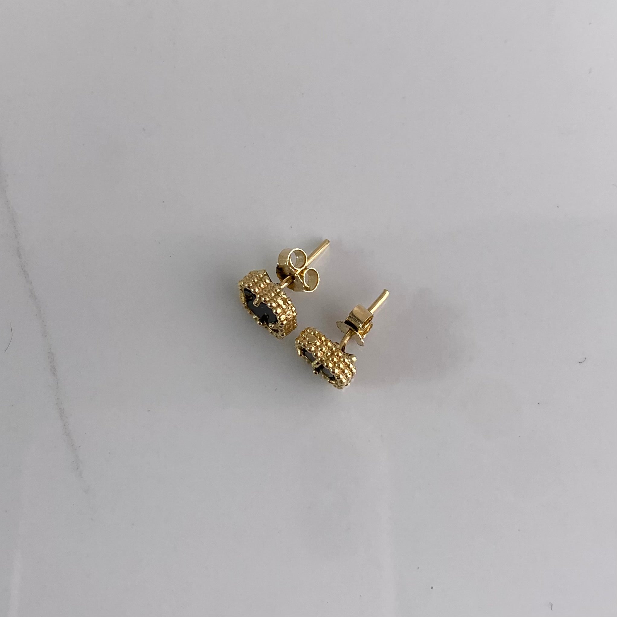 TOPOS TREBOL VYCA NEGROS NAC ORO AMARILLO 18K +1 / 2 GR / 8 MM