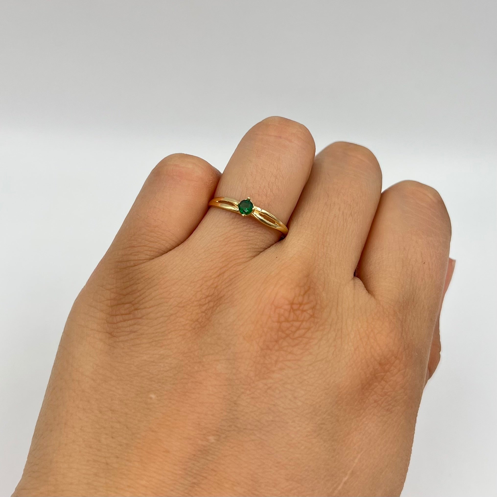 ANILLO SOLITARIO CIRCON VERDE ORO AMARILLO 18K / TALLA 6/5 / 0,95 GR / 1,6 MM