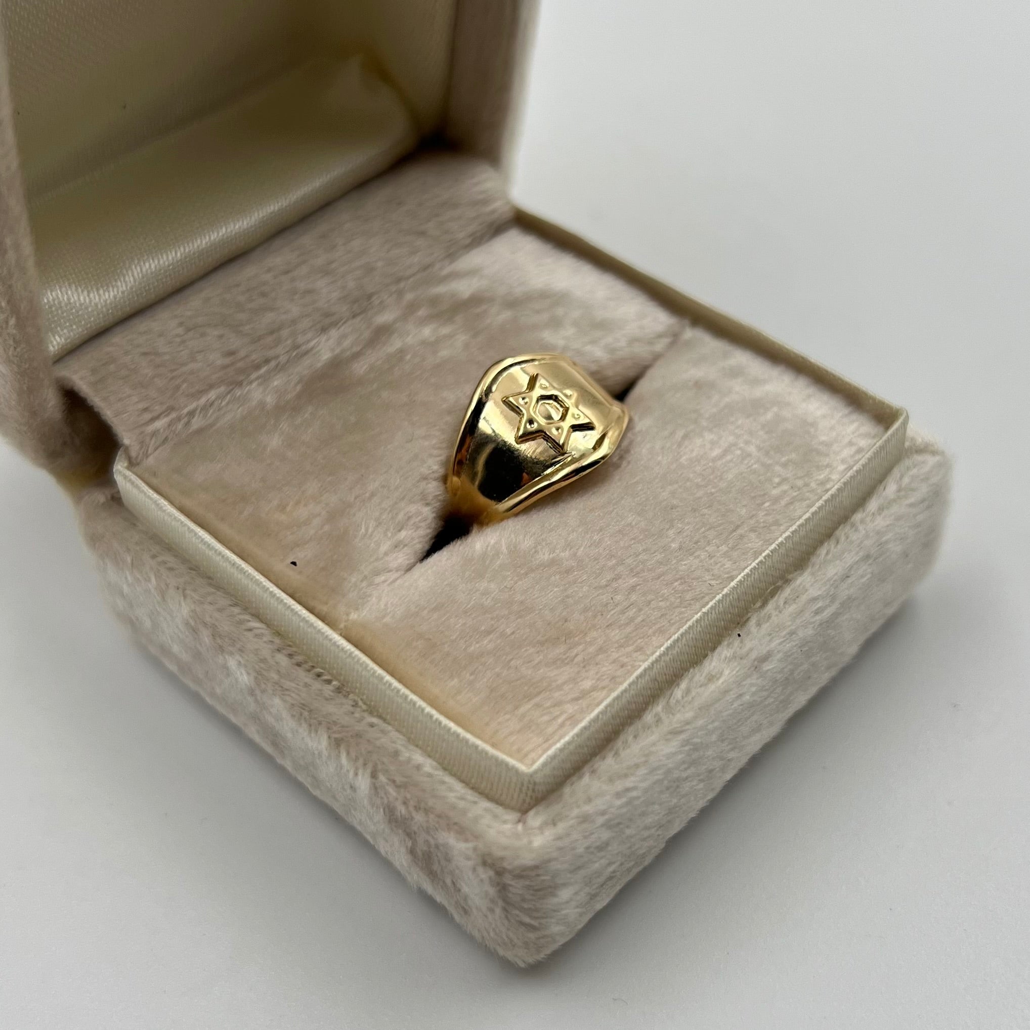 ANILLO ESTRELLA DE DAVID  ORO AMARILLO 18K / TALLA 5 3/4 / 1,36 GR / 11 MM