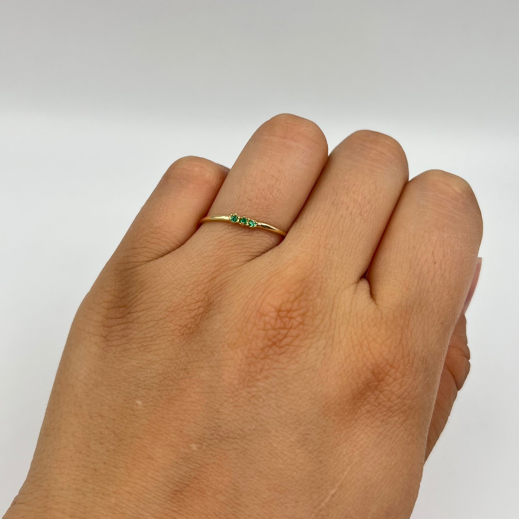 ANILLO CIRCON VERDE TRIO ORO AMARILLO 18K / TALLA 8 / 0,63 GR / 1,3 MM