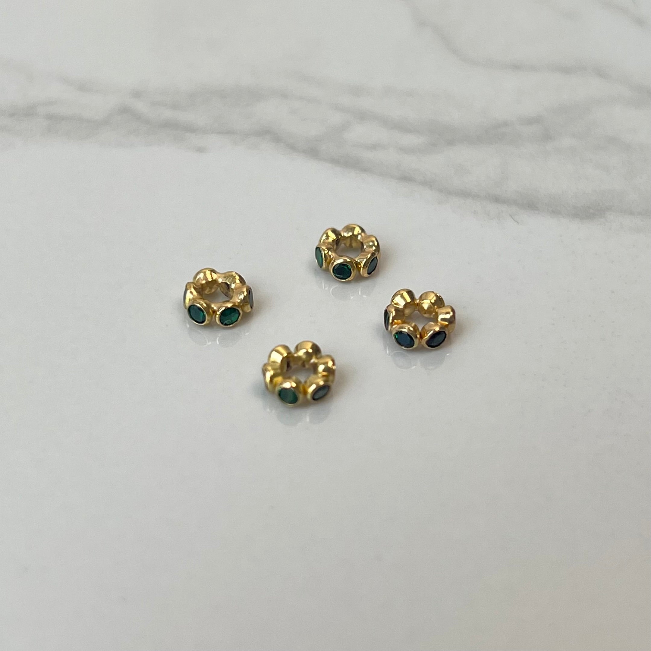 HERRAJE SEPARADOR CIRCON VERDE  ORO AMARILLO 18K +2 / 0,16 GR / 0,5 CM
