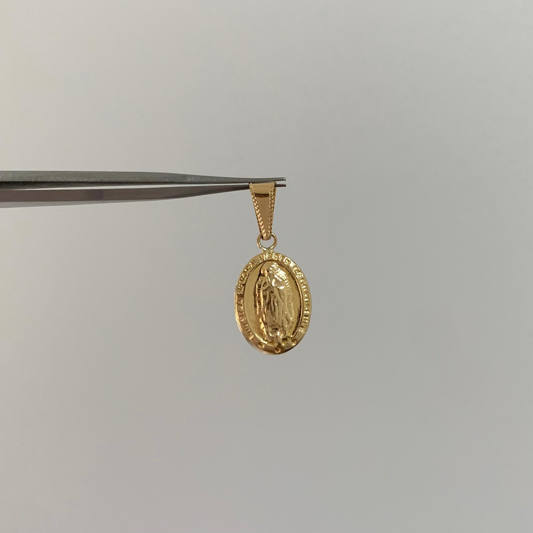 DIJE VIRGEN GUADALUPE  ORO AMARILLO 18K 0,9 GR / 11 MM / 1,8 CM