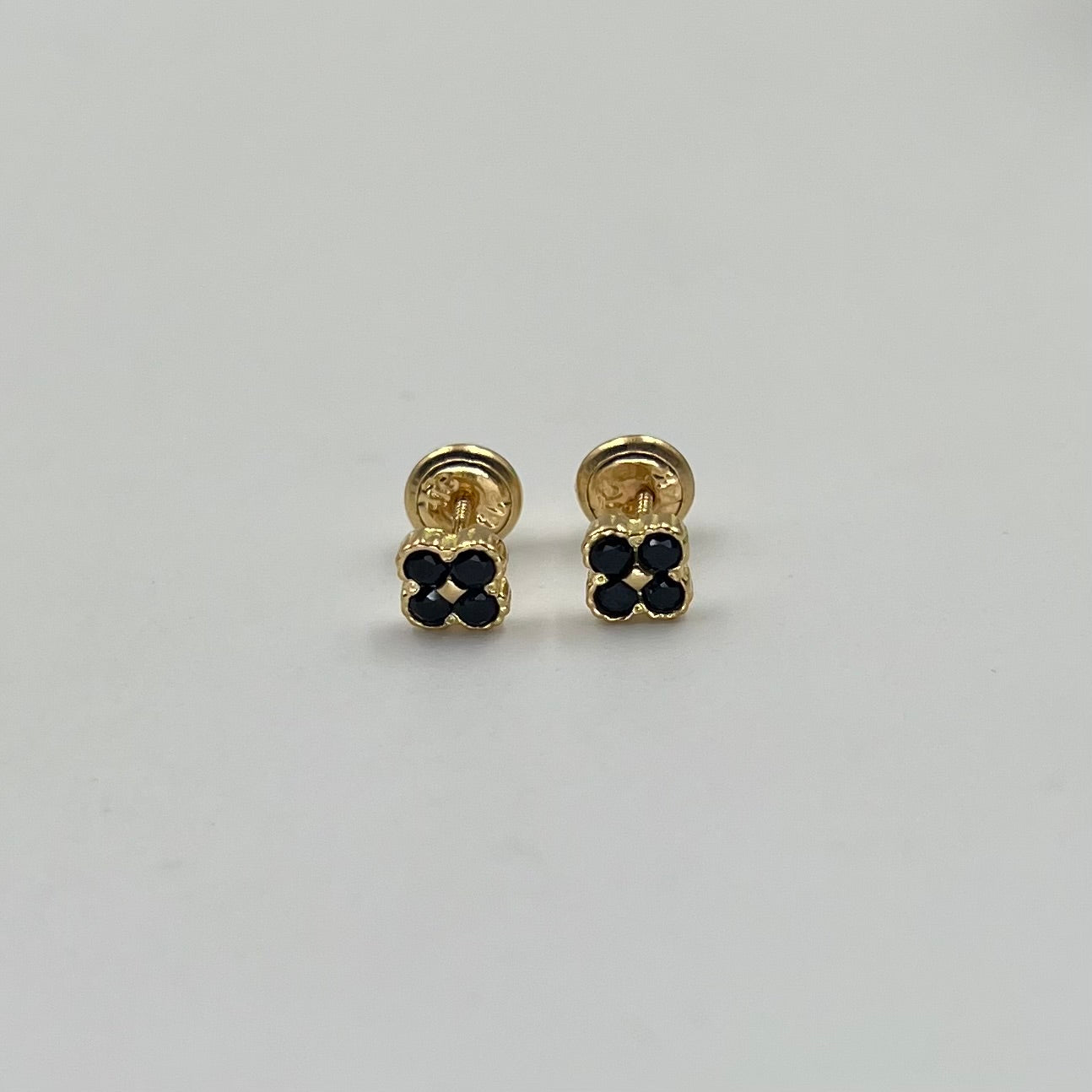 TOPOS TREBOL CIRCON NEGRO  ORO AMARILLO 18K 1,02 GR / 5 MM