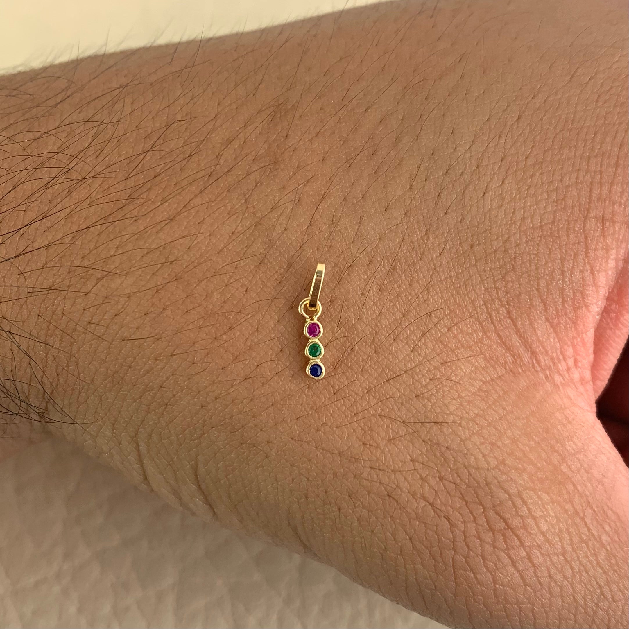 DIJE CIRCONES COLORES ORO AMARILLO 18K 0,2 GR / 2 MM / 0,8 CM