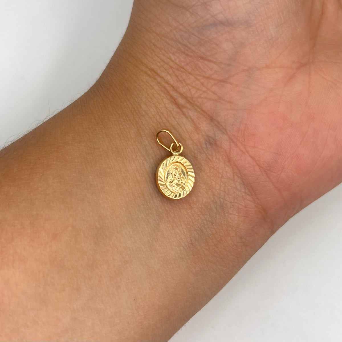 DIJE VIRGEN DEL CARMEN ORO AMARILLO 18K 0,58 GR / 9 MM / 1 CM