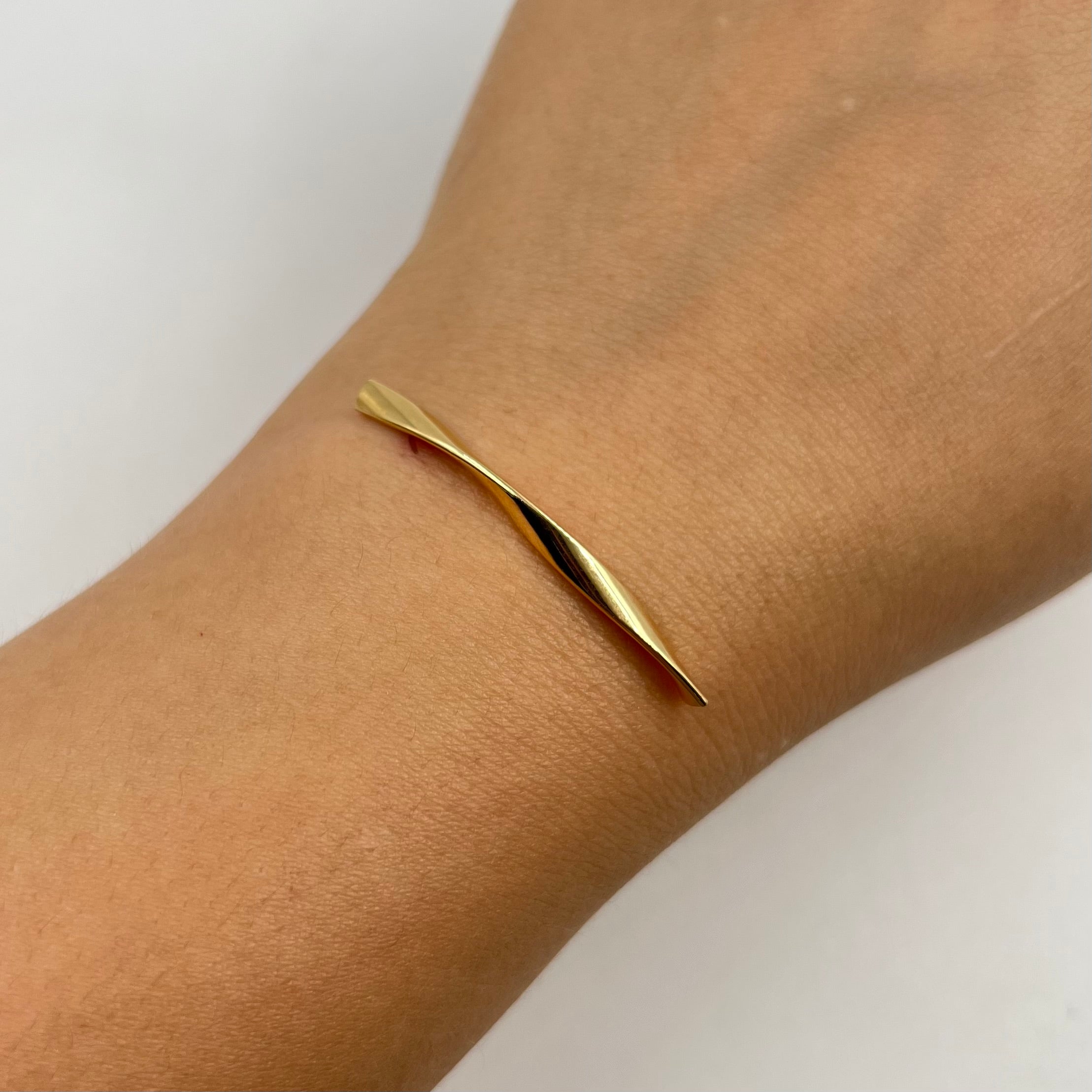 HERRAJE TUBO ENTORCHADO  ORO AMARILLO 18K 0,42 GR / 3,8 CM