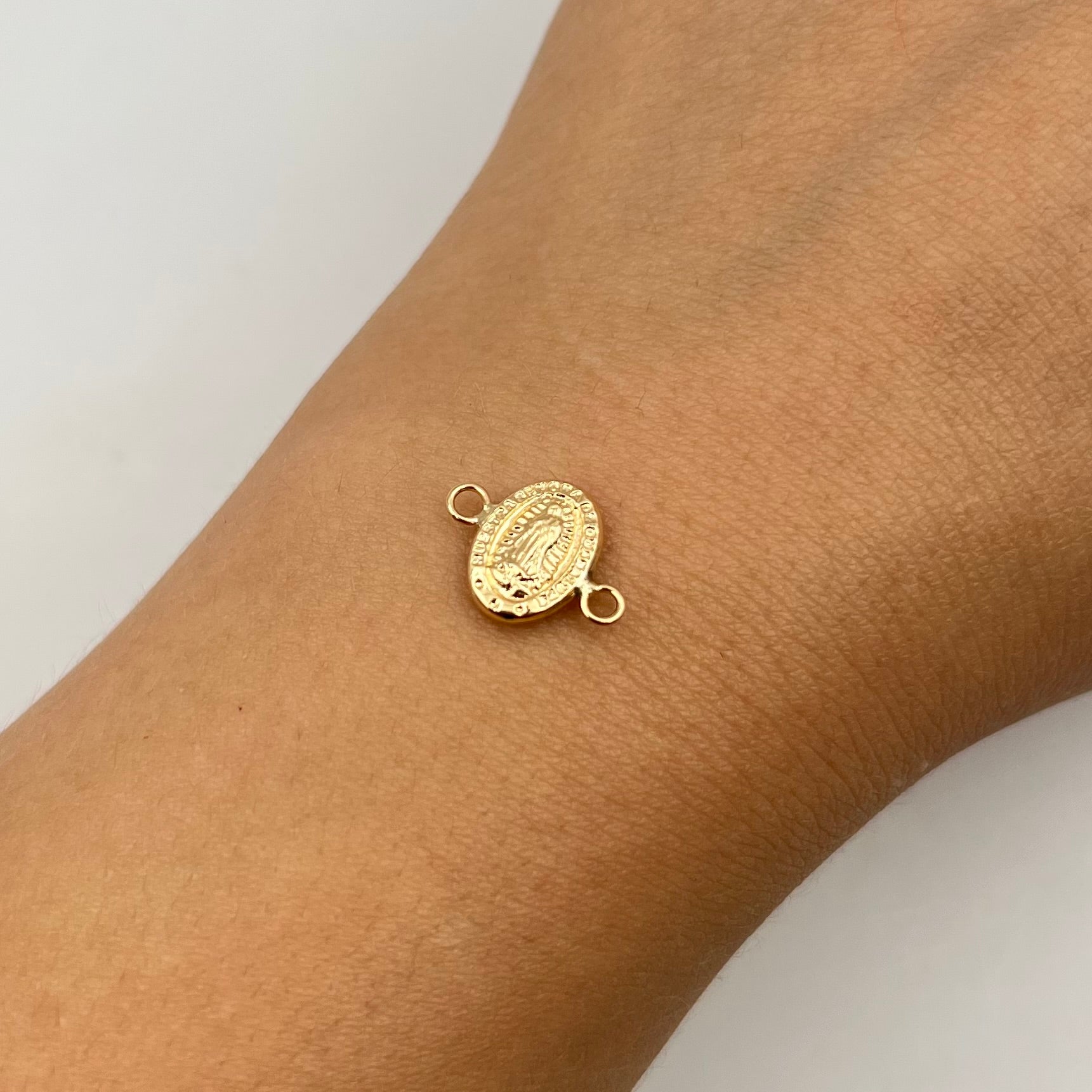 HERRAJE VIRGEN DE GUADALUPE  ORO AMARILLO 18K 0,47 GR / 1,4 CM