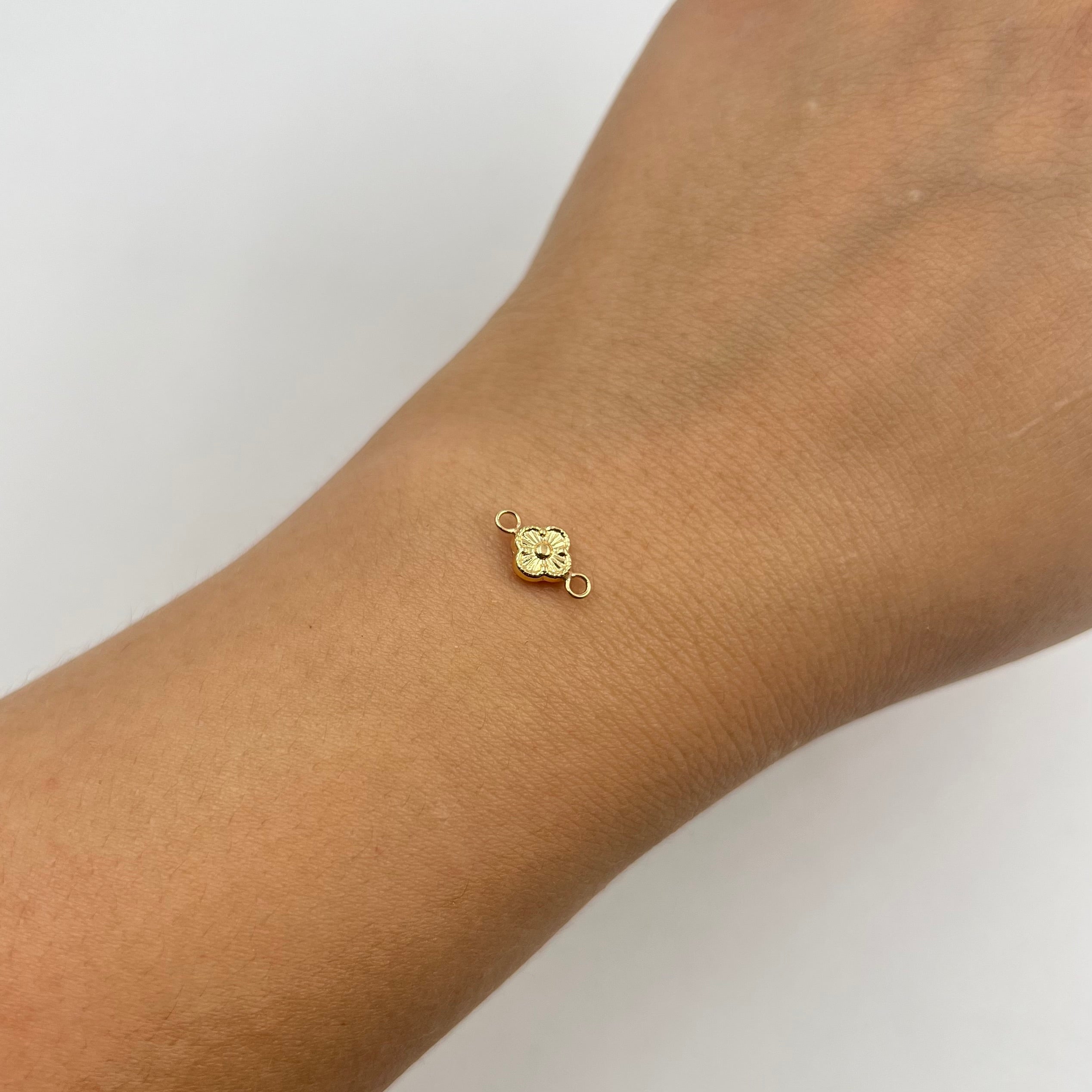 HERRAJE TREBOL DIAMANTADO  ORO AMARILLO 18K 0,2 GR / 1,1 CM