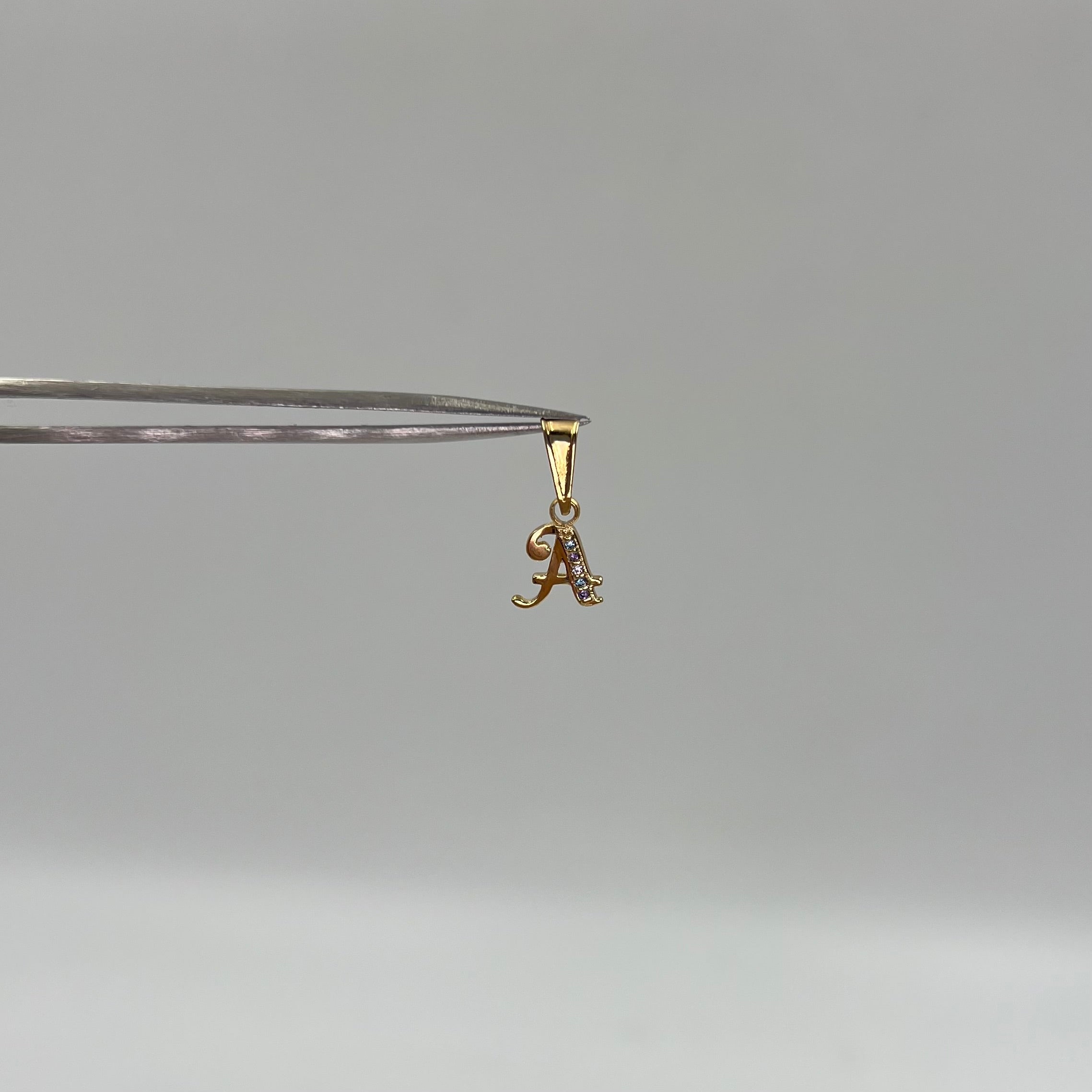 DIJE LETRA A  ORO AMARILLO 18K 0,6 GR / 8 MM / 1 CM