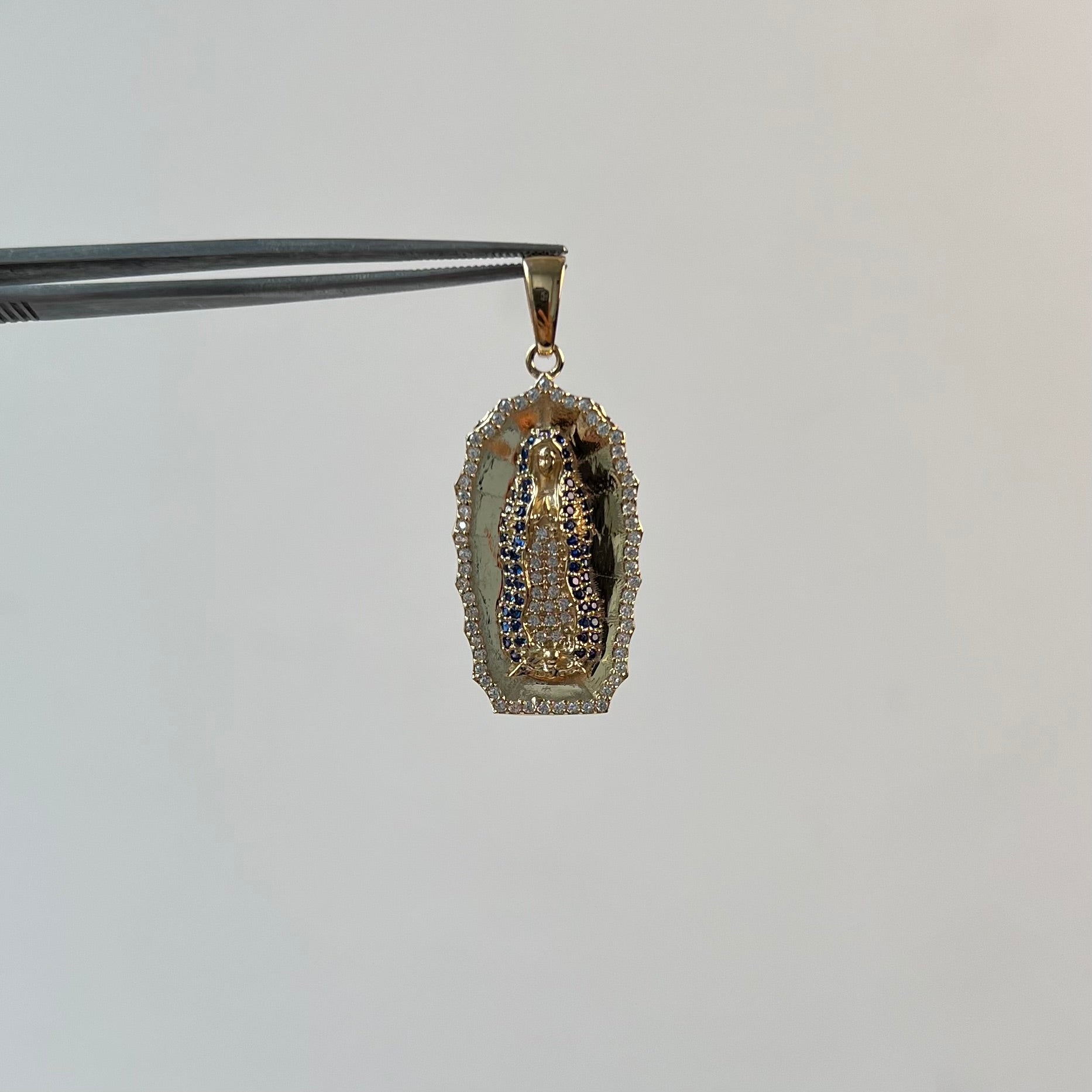 DIJE VIRGEN DE GUADALUPE ORO AMARILLO 18K +2 / 5,17 GR / 16 MM / 3,2 CM