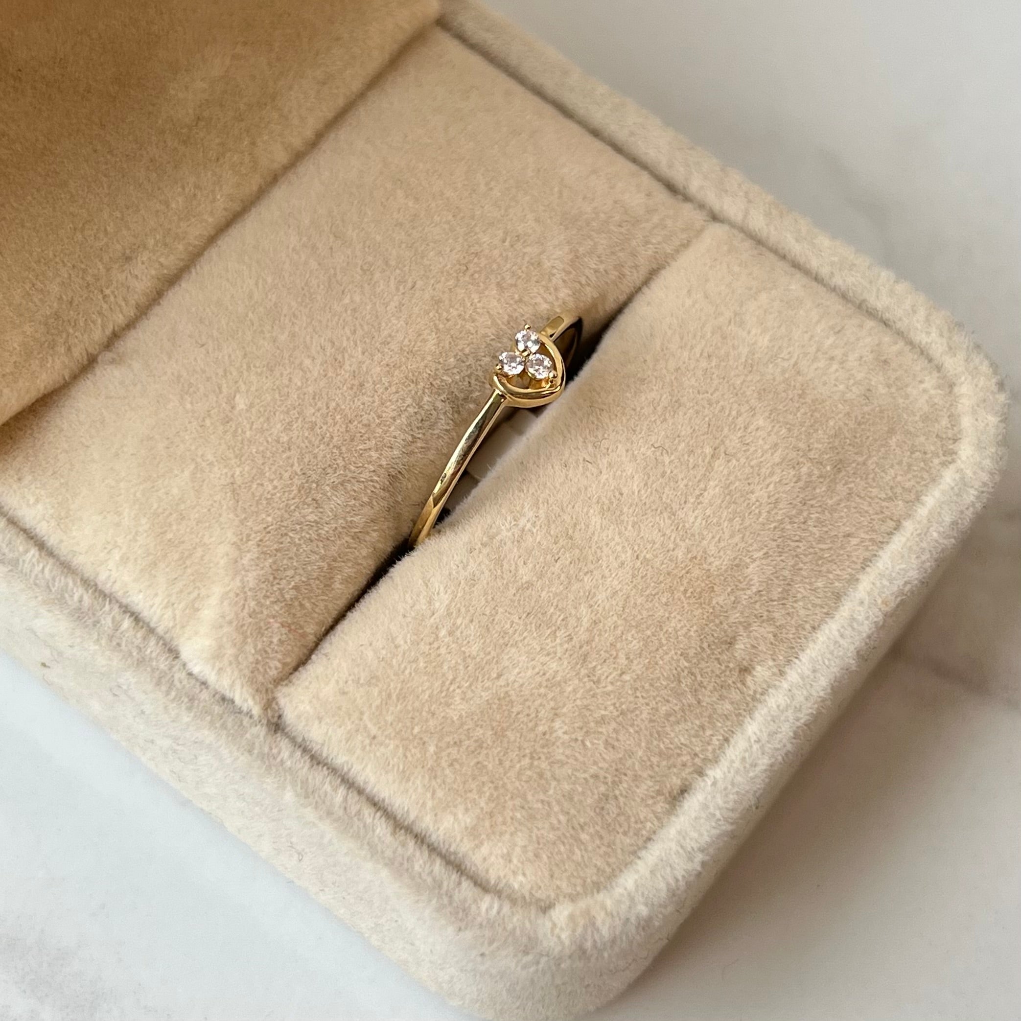 ANILLO CORAZON CON CIRCONES  ORO AMARILLO 18K / TALLA 6/5 / +2 / 0,96GR / 1,1 MM